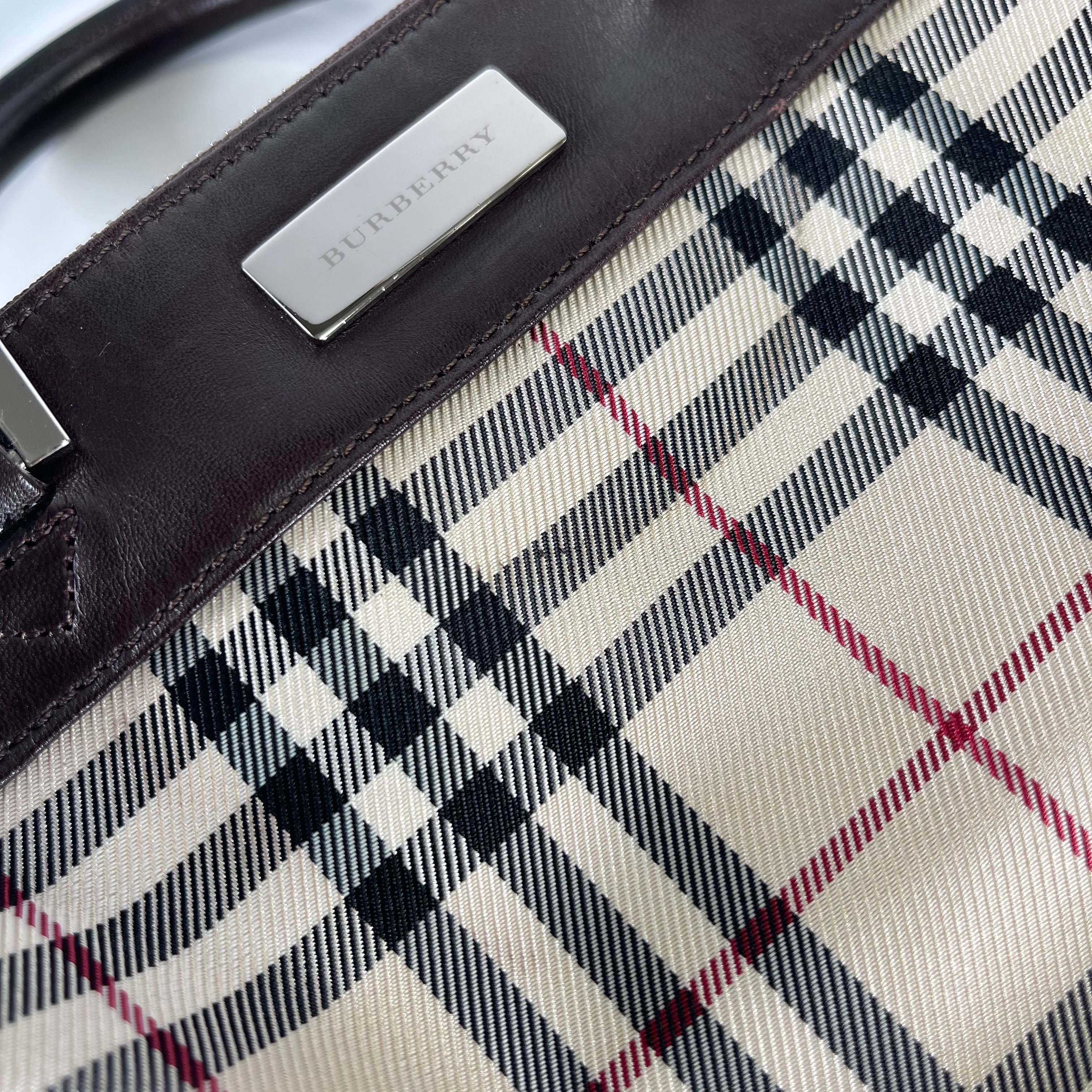 2601 secondhand BURBERRY check hand bag