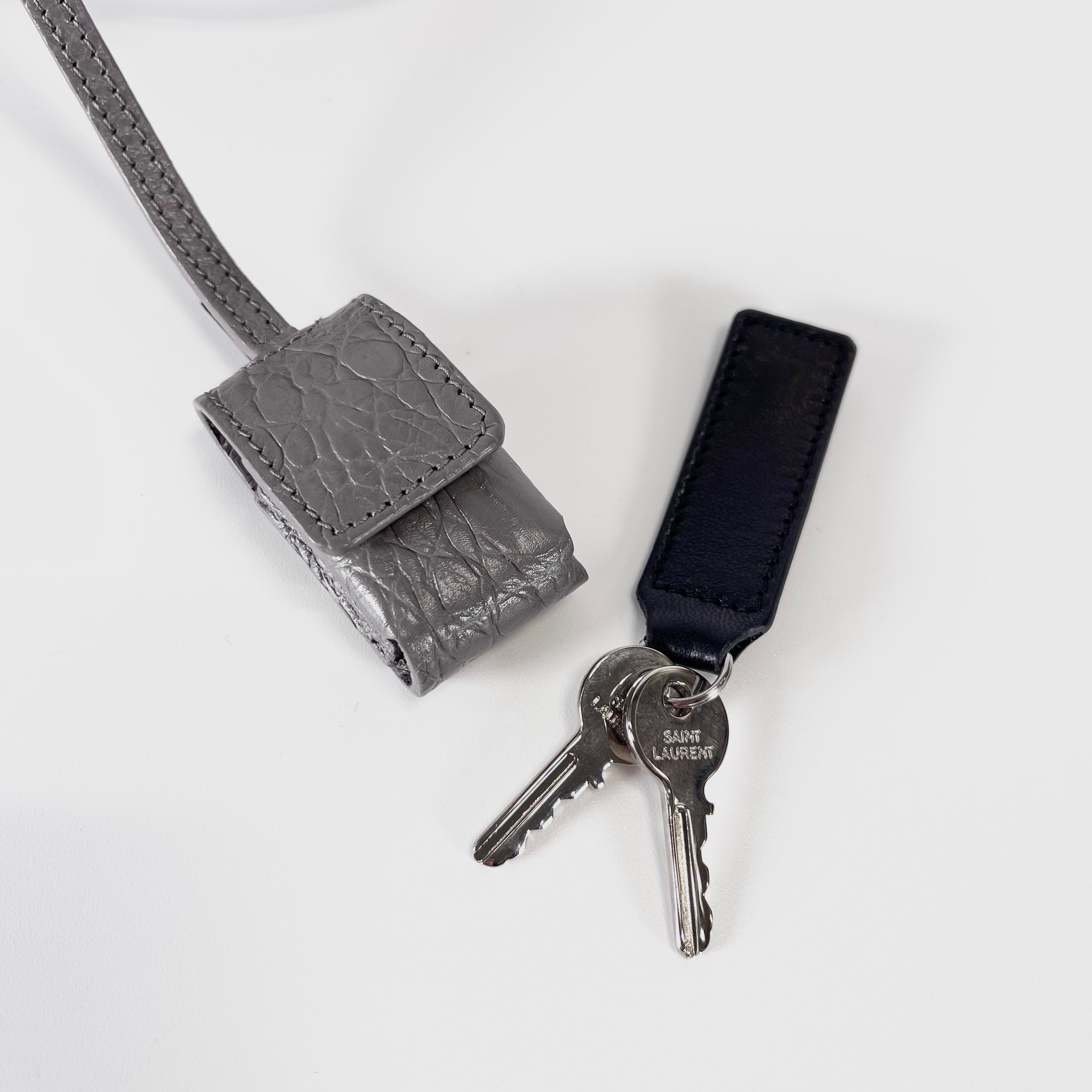 2602 secondhand SAINTLAURENT Sack Joules mini gray key ×2 Cadena shoulder strap CS30N