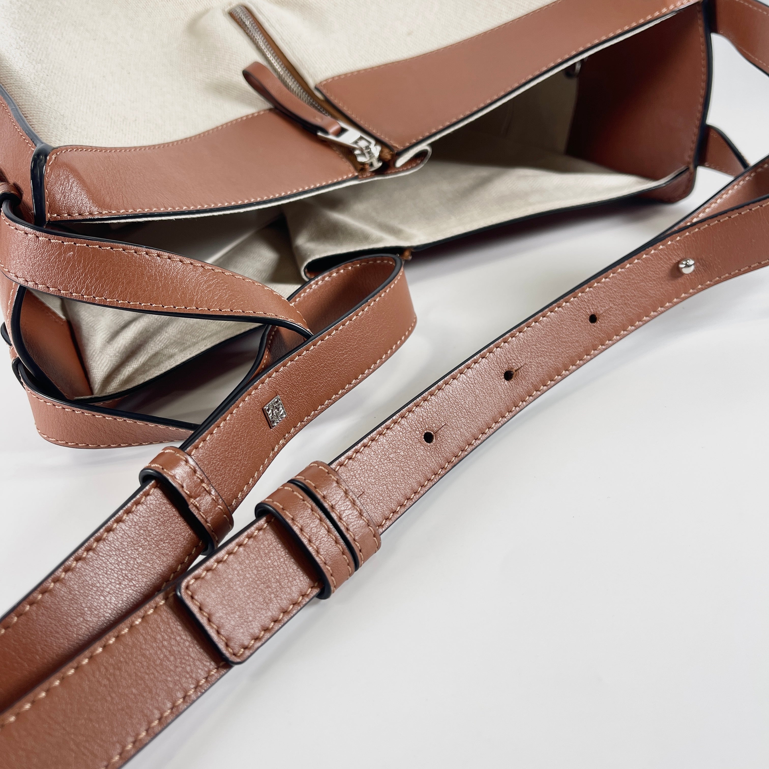 2603 secondhand LOEWE hammock Camel canvas