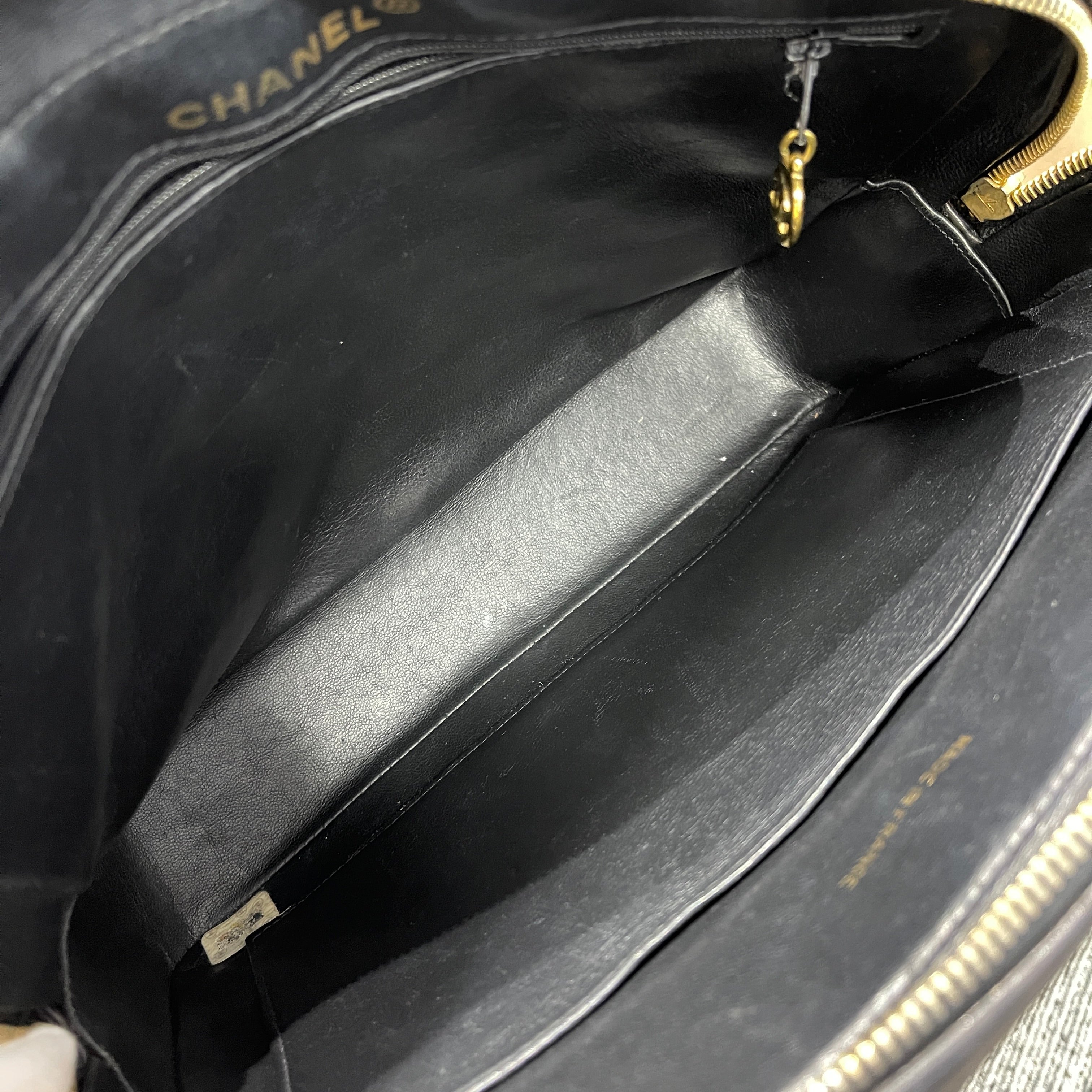 2508 CHANEL Chain Tote Bag