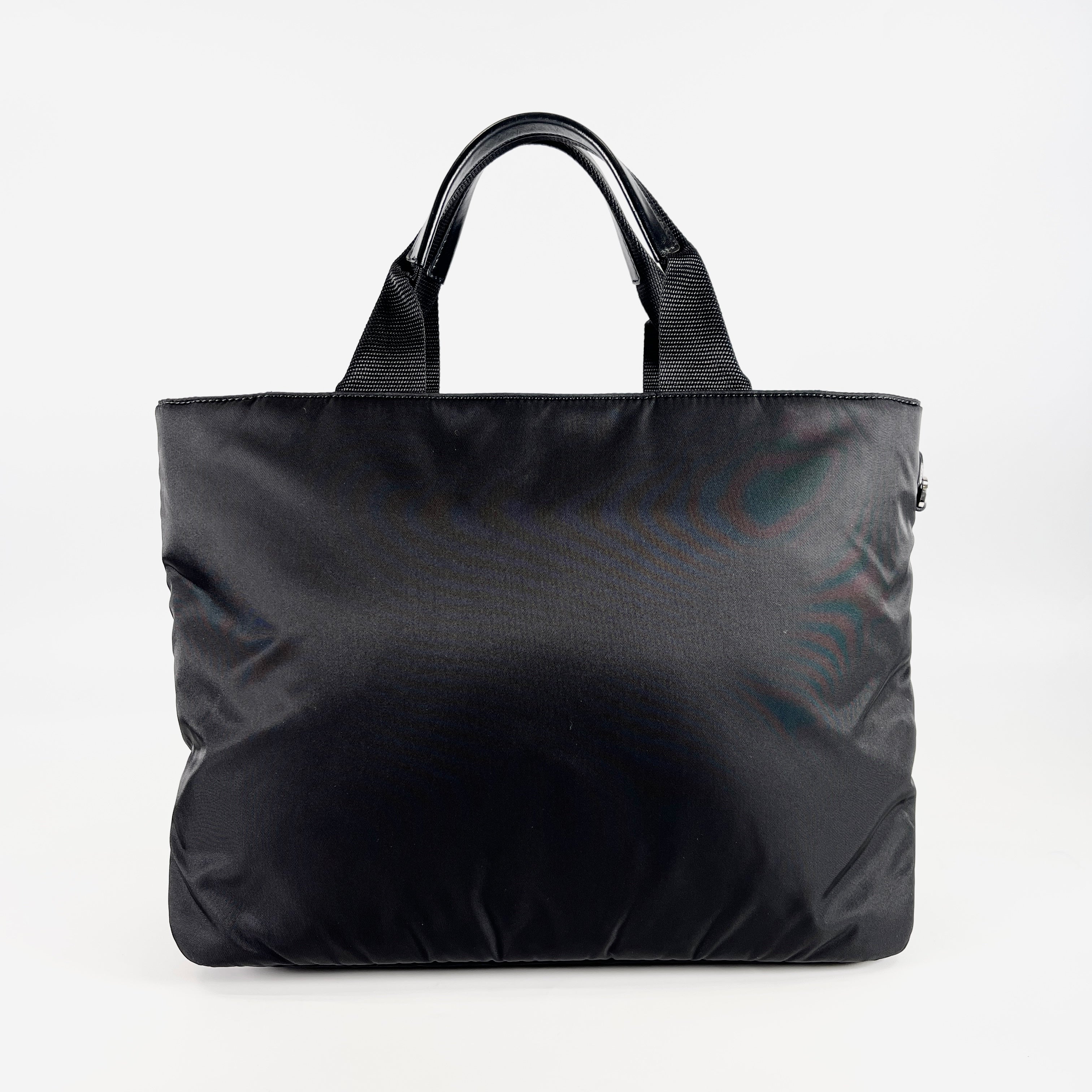 2602 secondhand PRADA handbag ? logo plate nylon black