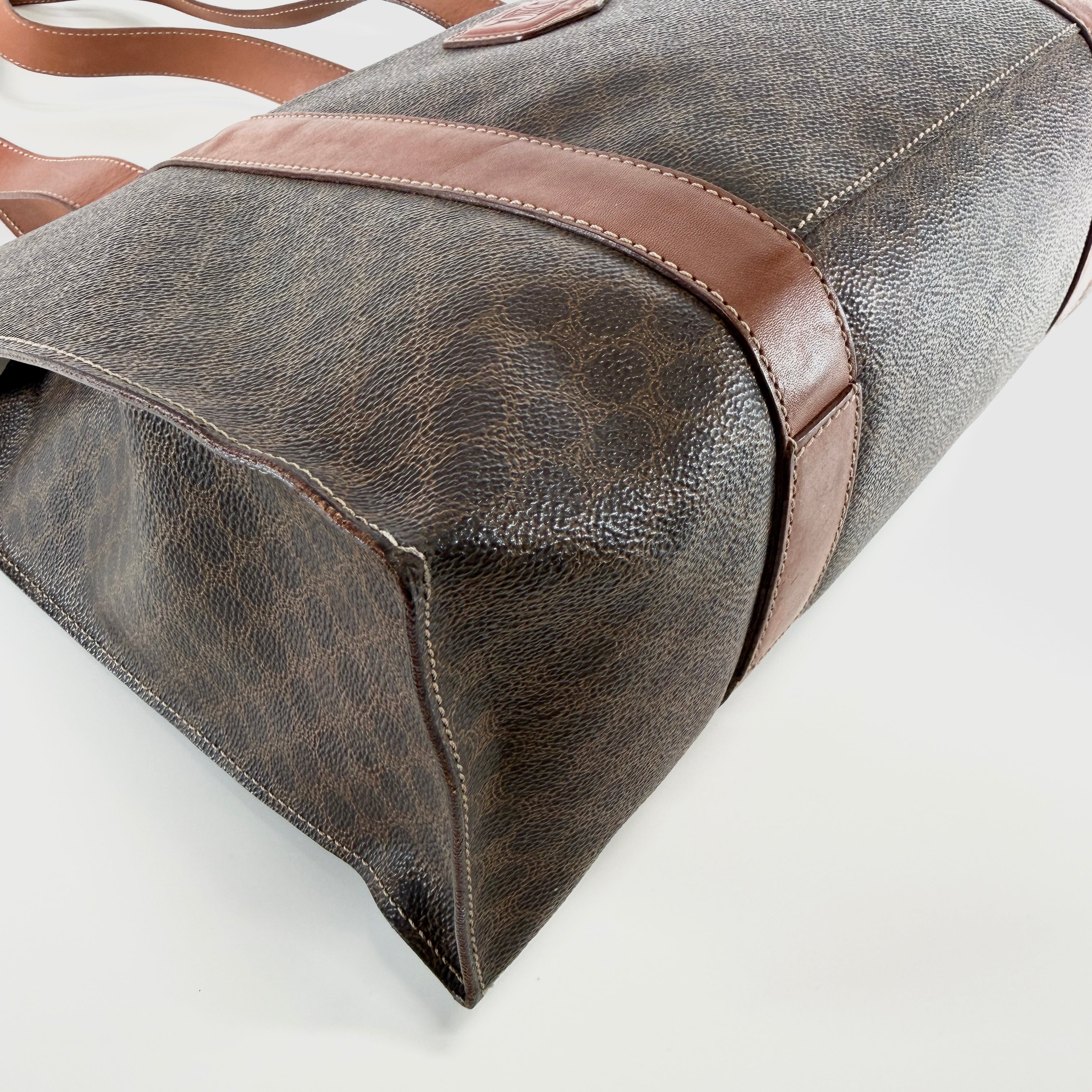 2605 secondhand CELINE Macadam Shoulder bag