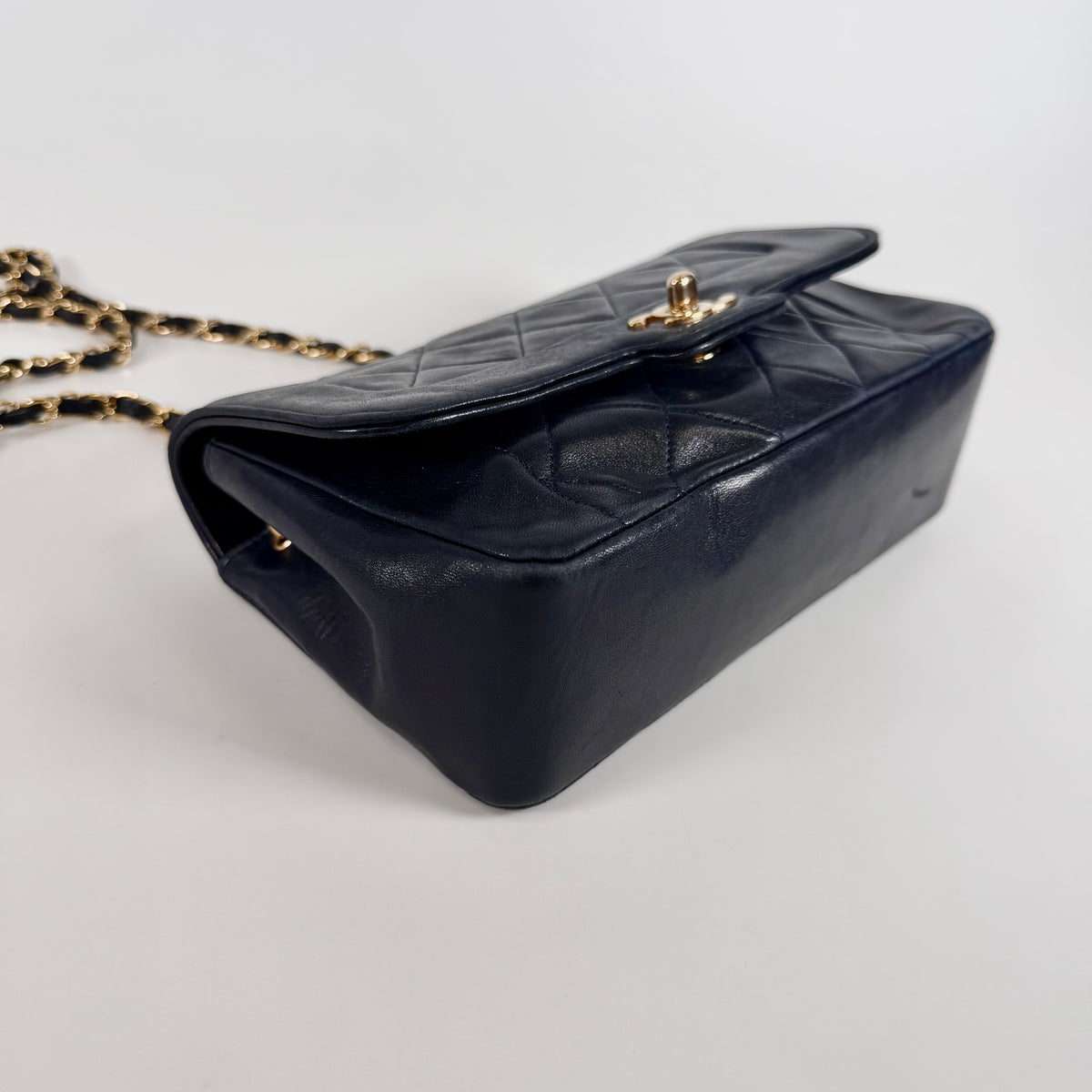 2608 secondhand CHANEL Shoulder bag Recolor