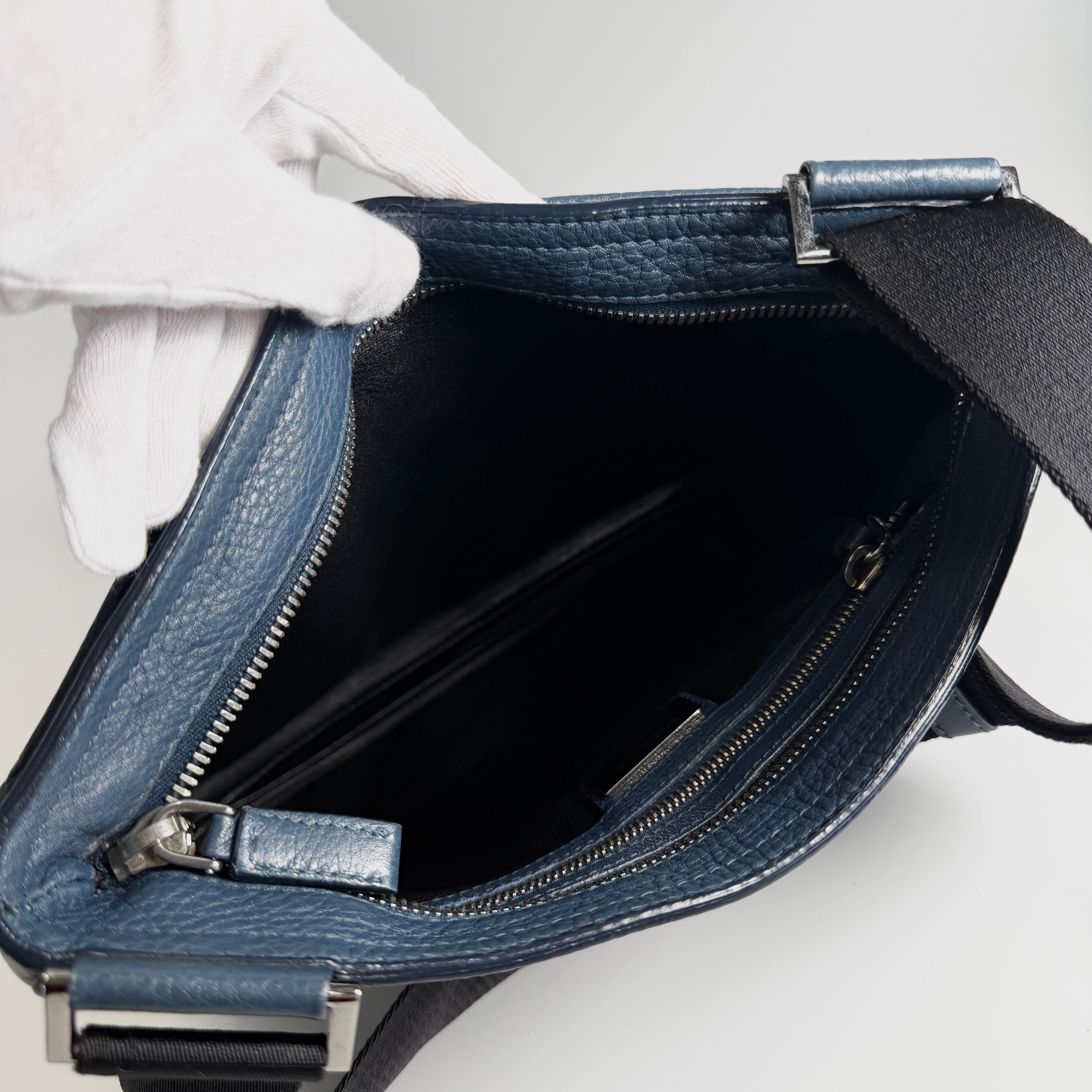 2607 secondhand PRADA Shoulder bag