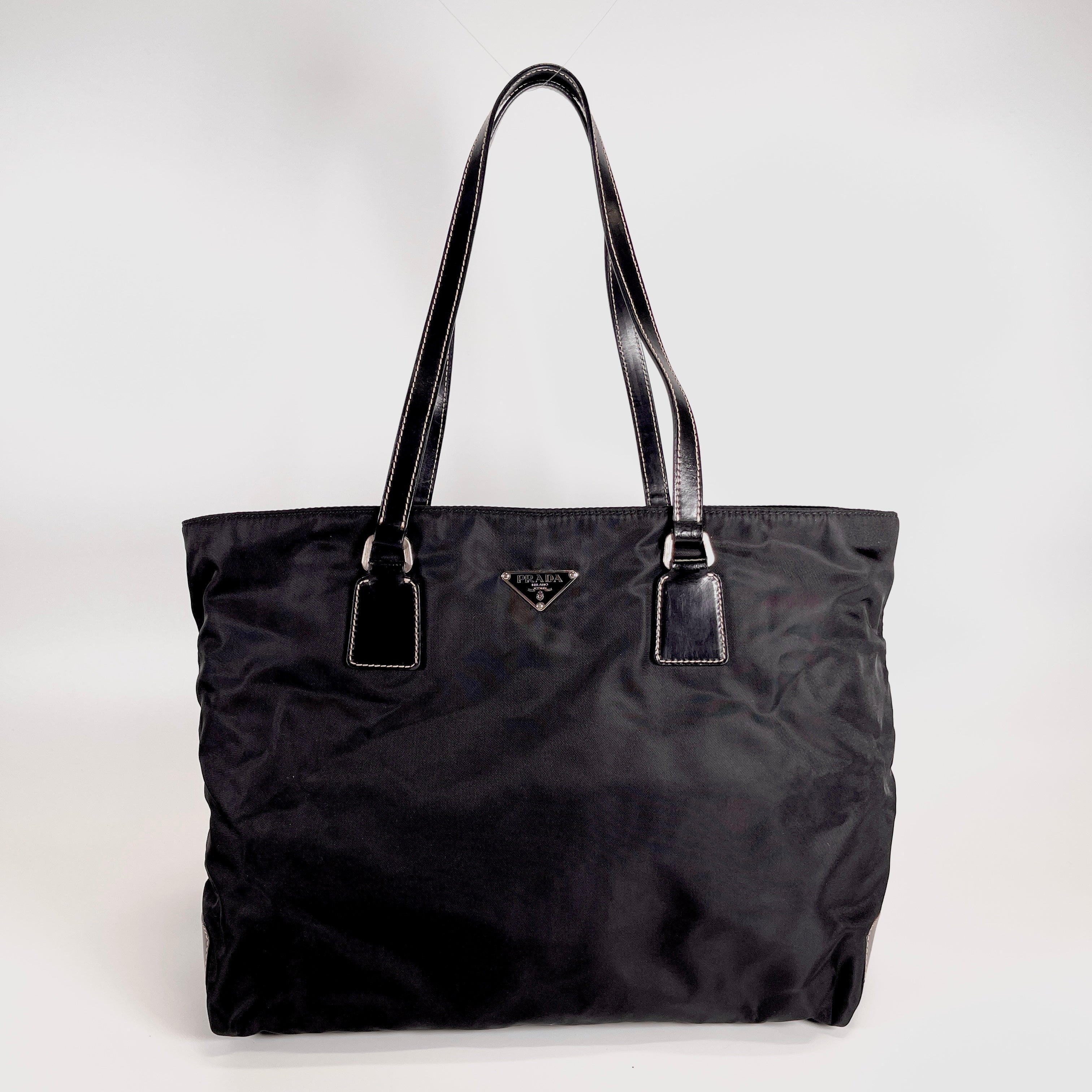 2604 secondhand PRADA calf × nylon Tote black