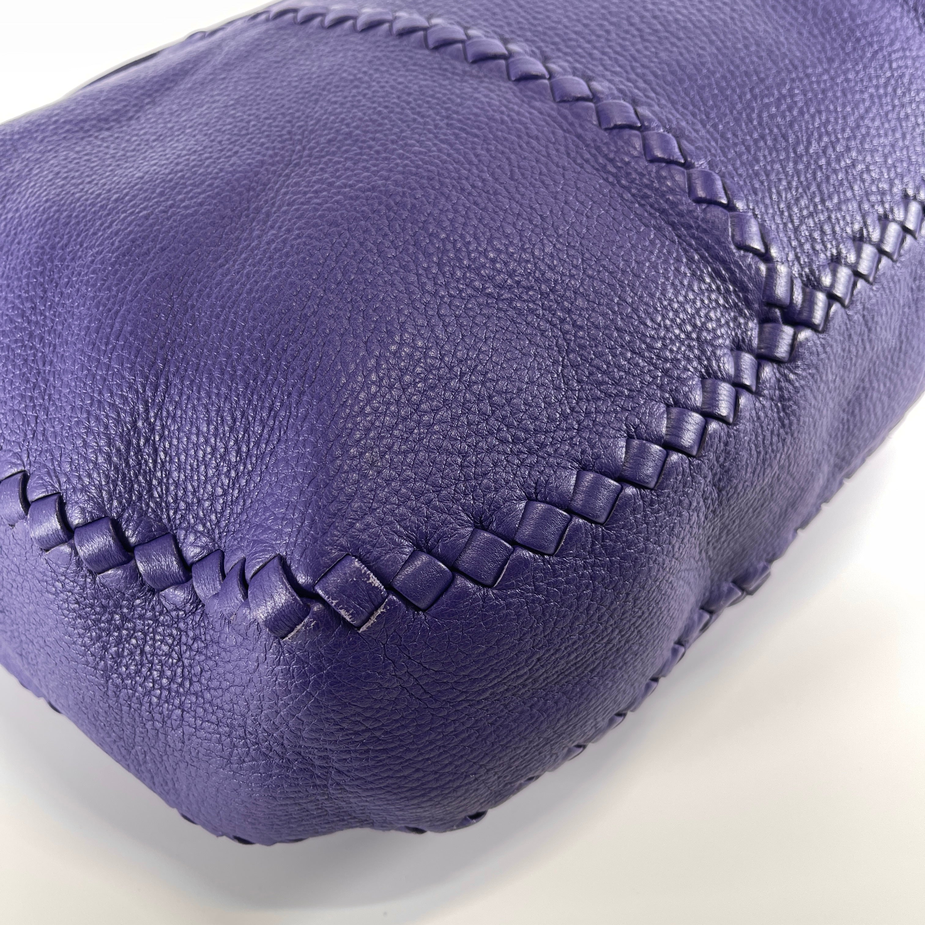 2605 secondhand BOTTEGAVENETA cicada shoulder purple