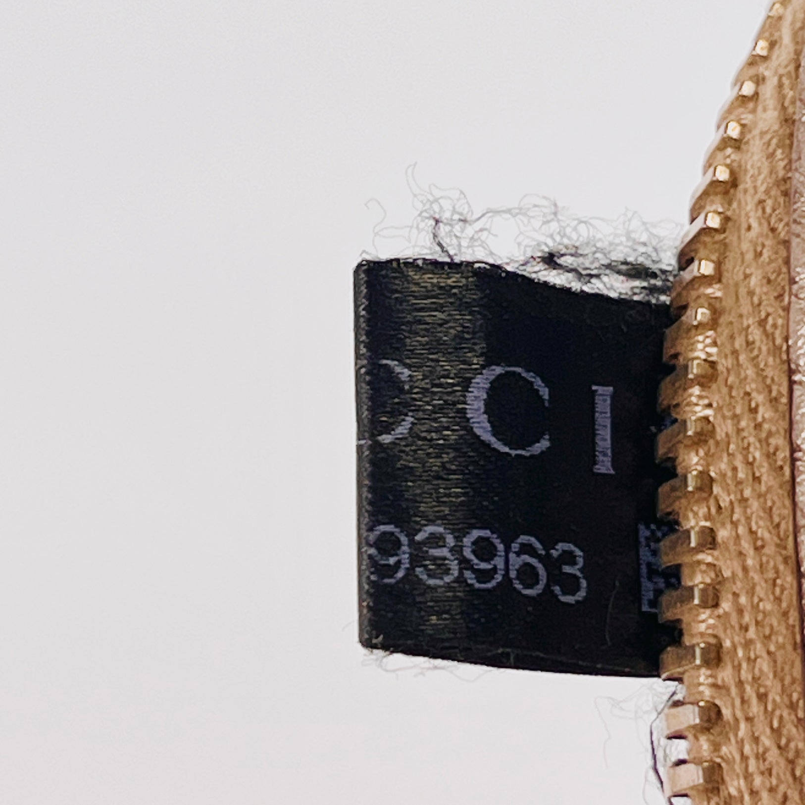 2604 secondhand GUCCI hand bag