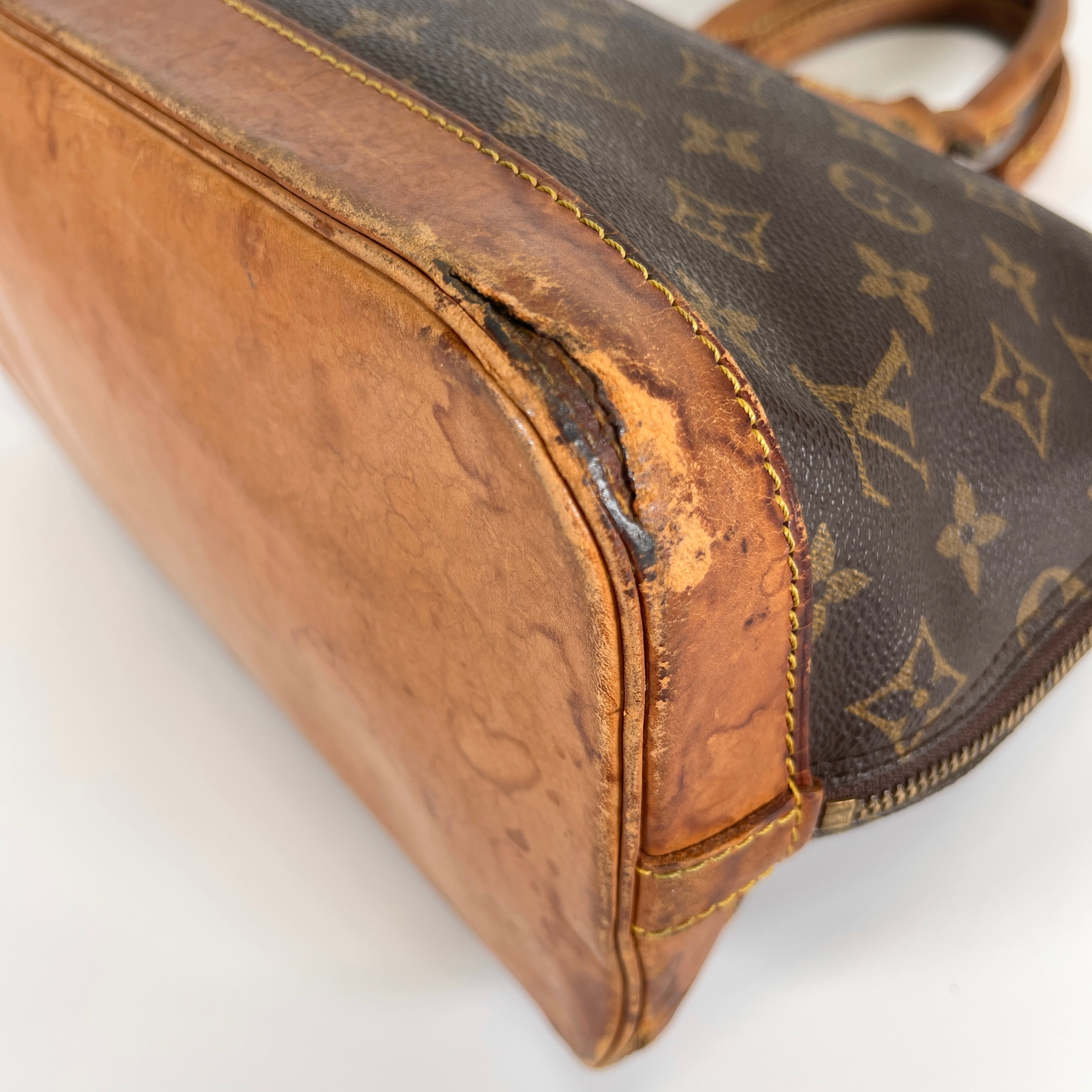 2605 secondhand LV Monogram Alma