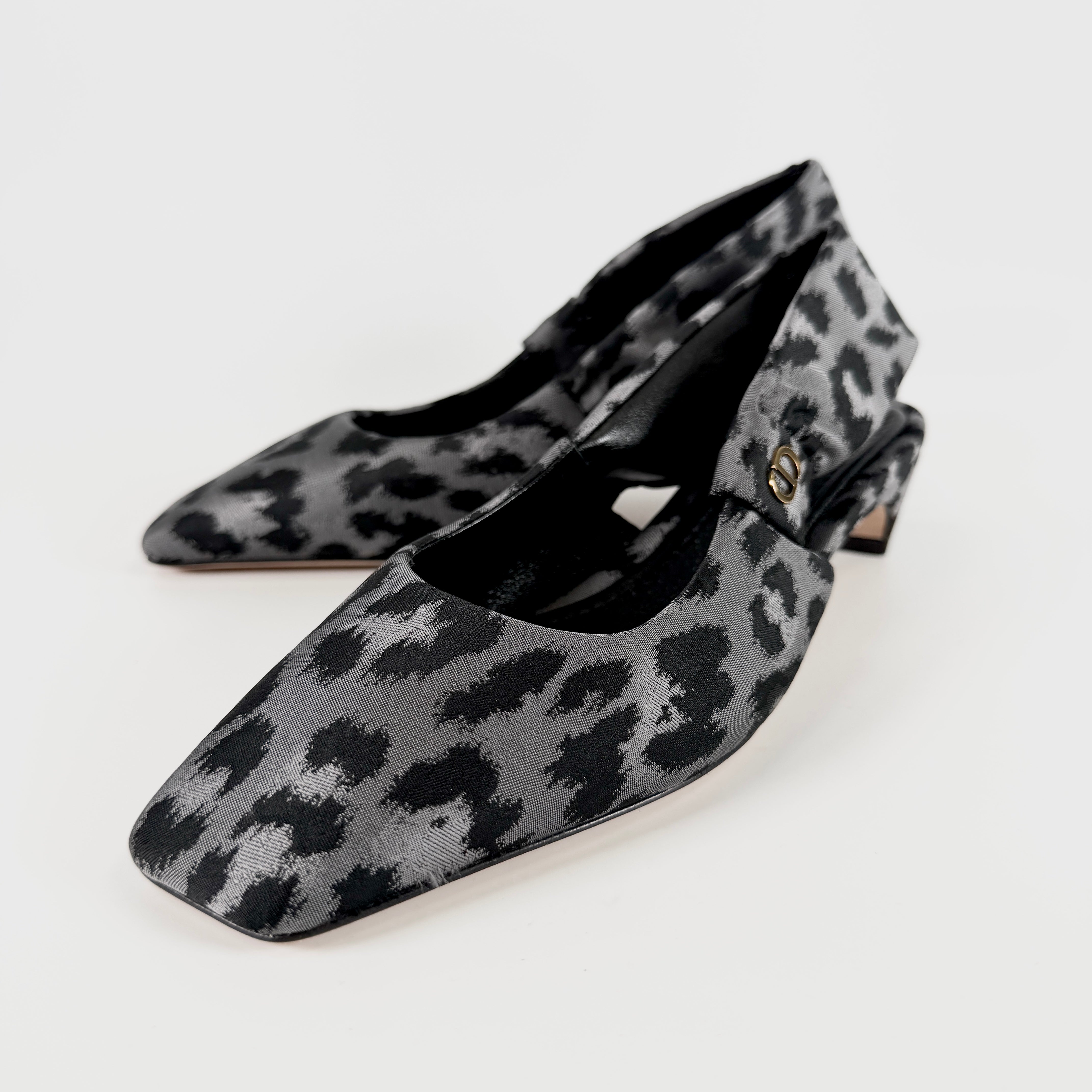 2605 secondhand CD High heels / pumps
