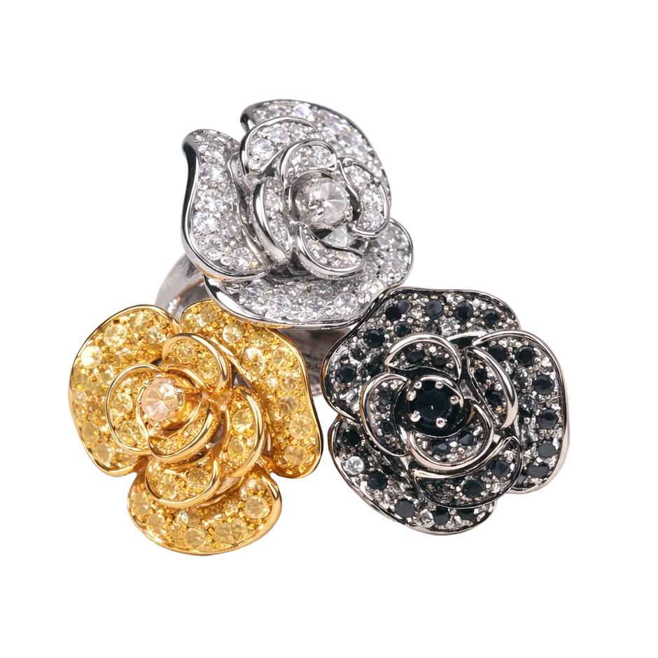 2605 secondhand K18WG flower ring 　D0.40/ Yellow D0.45ct　14.0g　#13