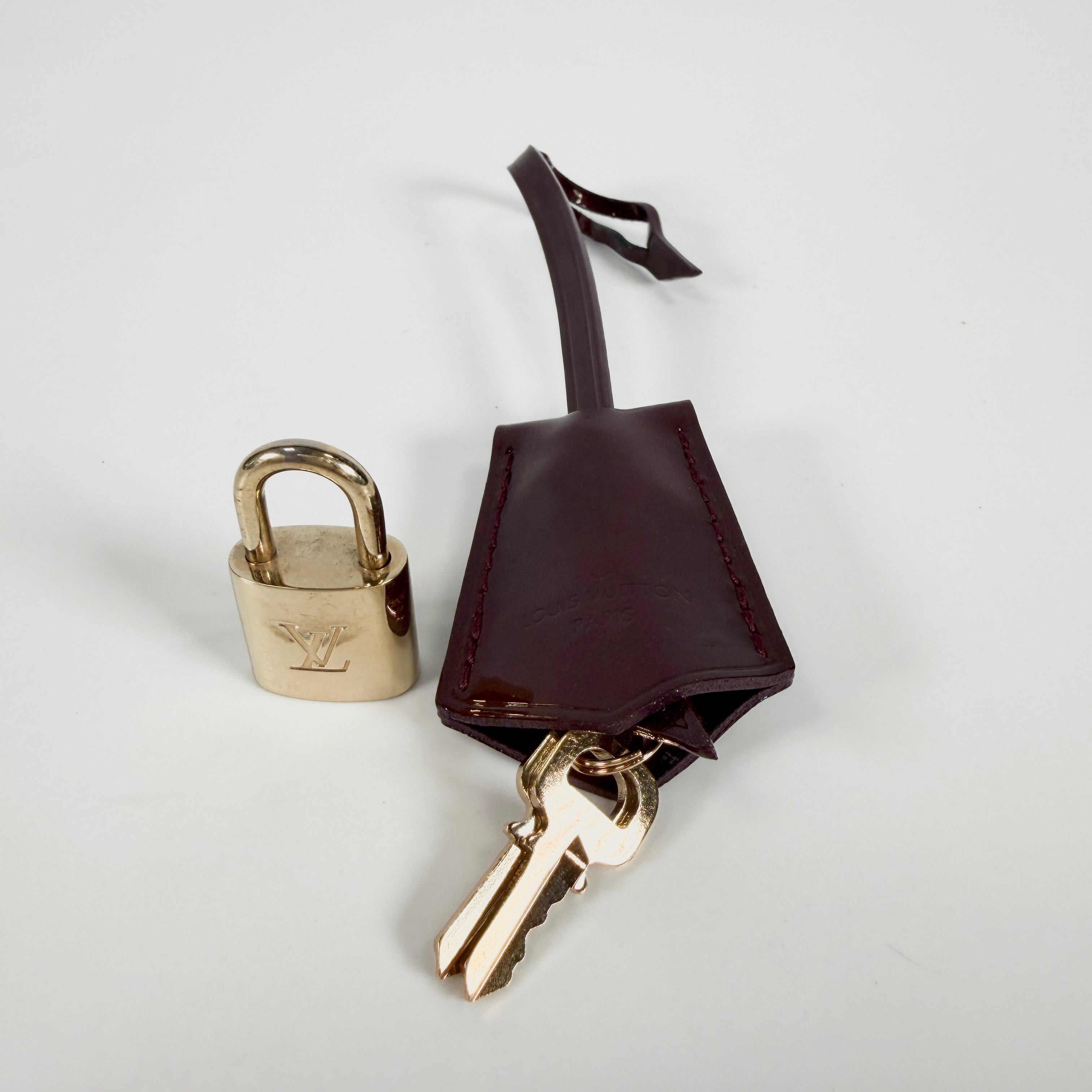 2607 secondhand LV Alma Vernis