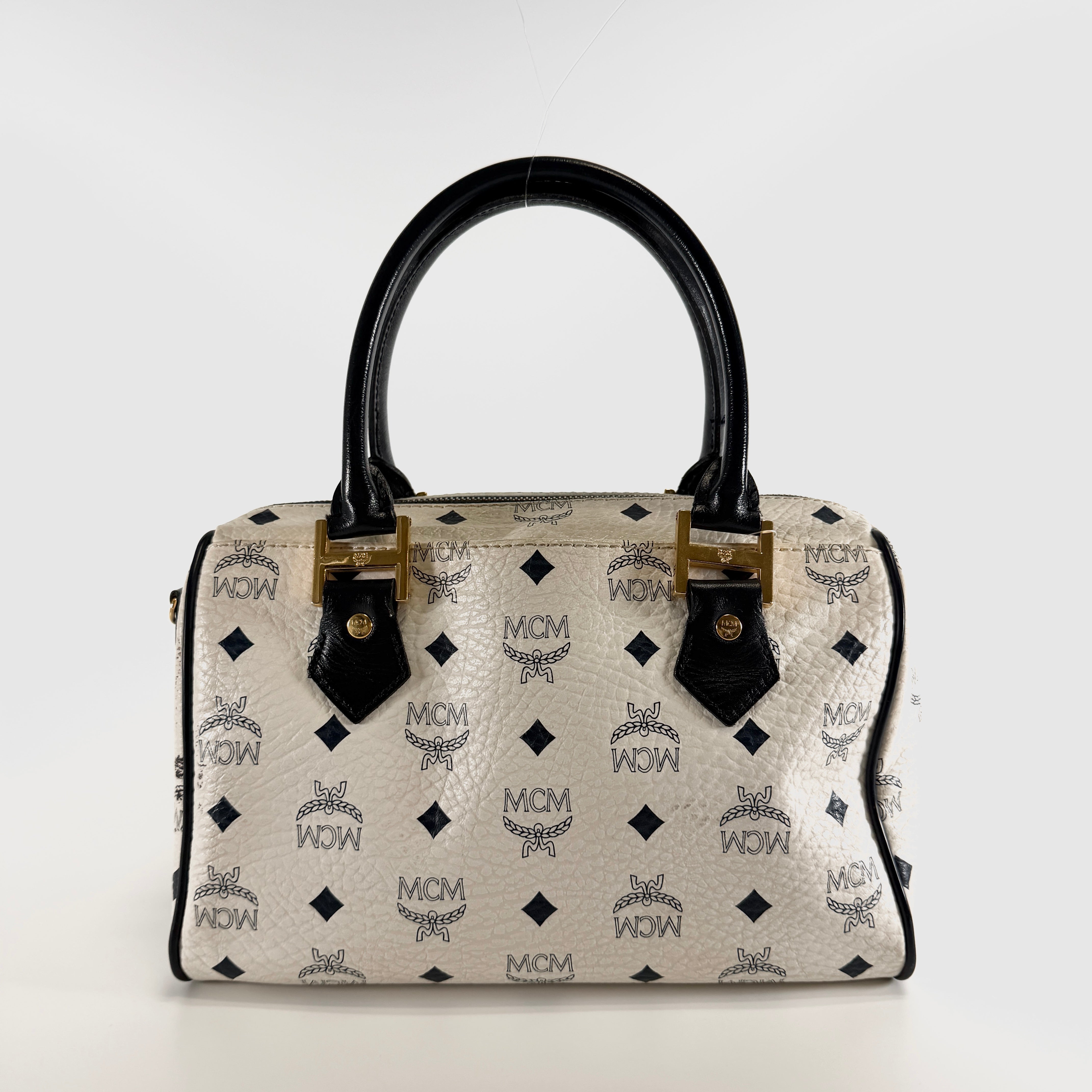 2605 secondhand MCM hand bag + ×