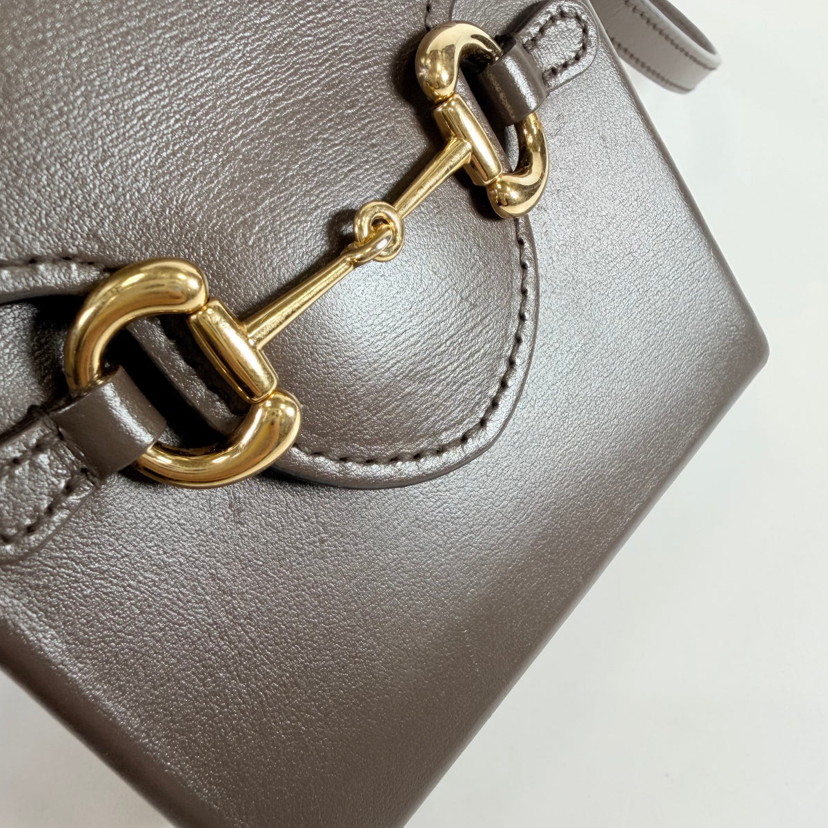 2608 secondhand GUCCI Horsebit Shoulder Bag