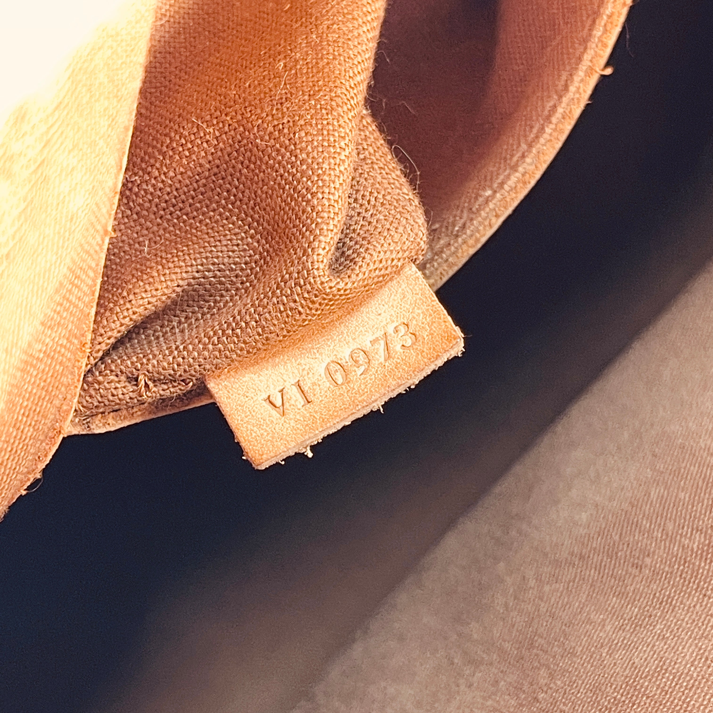 2605 secondhand LV Monogram Alma