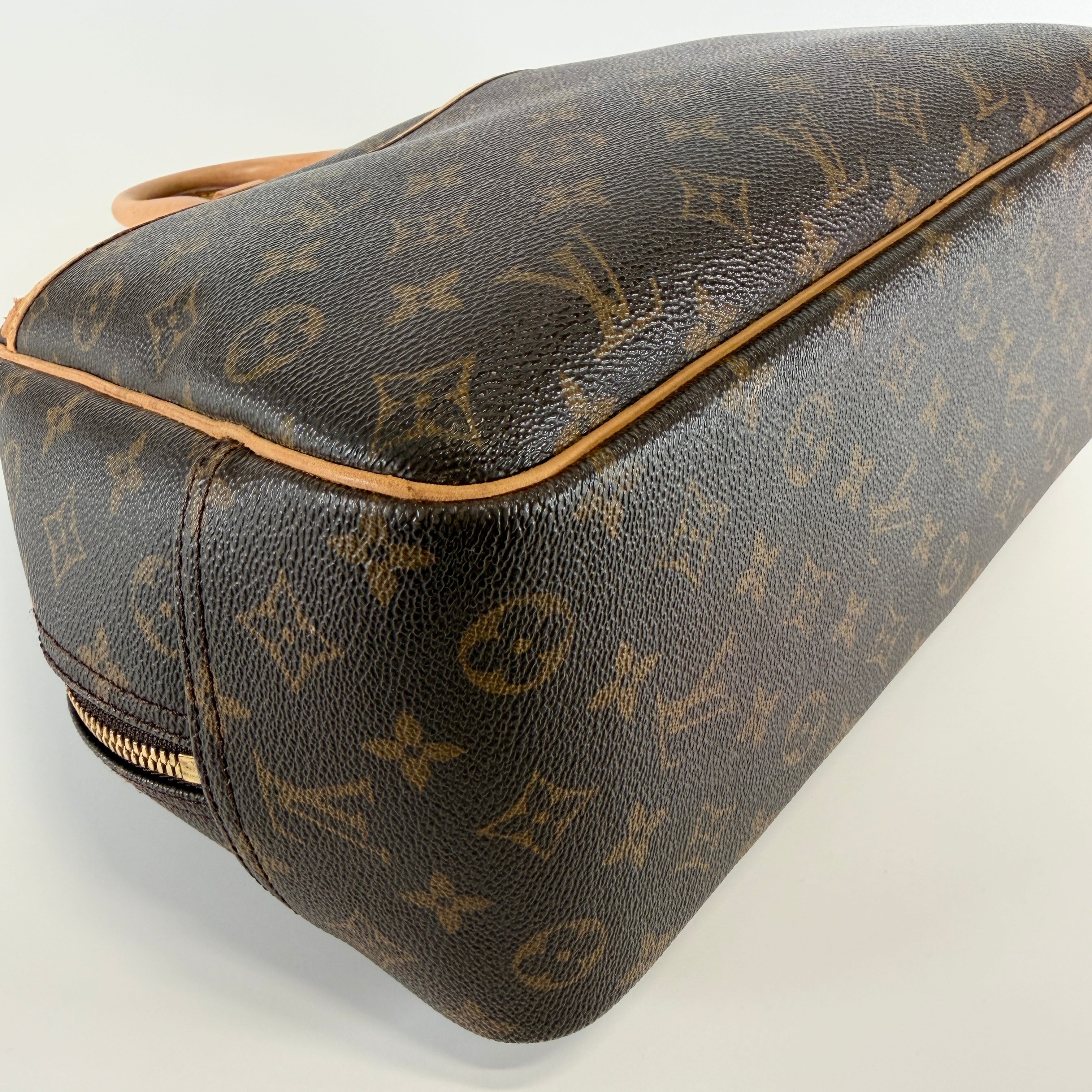 2605 secondhand LV Monogram Deauville