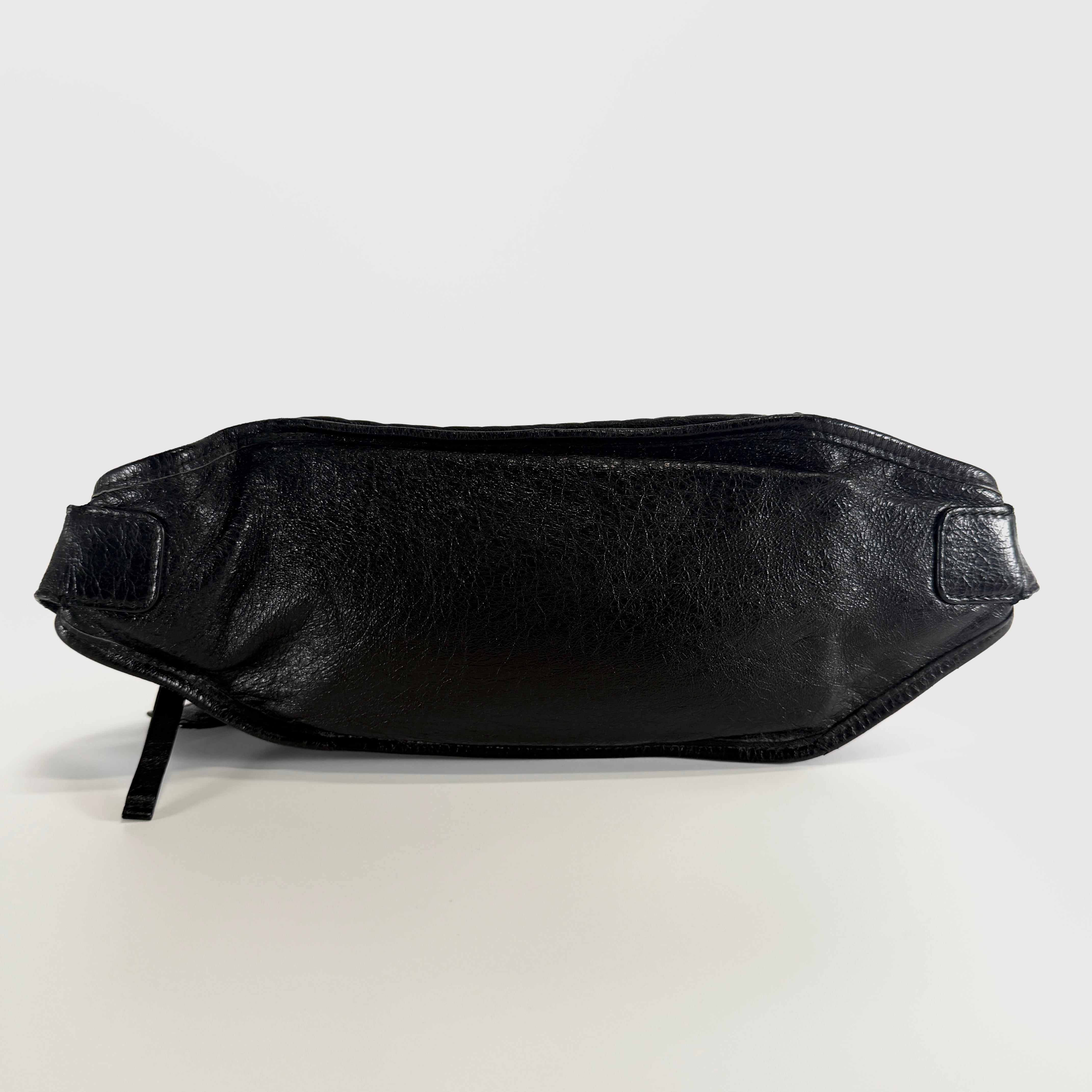 2607 secondhand BALENCIAGA Classic leather Body Bag black 542013