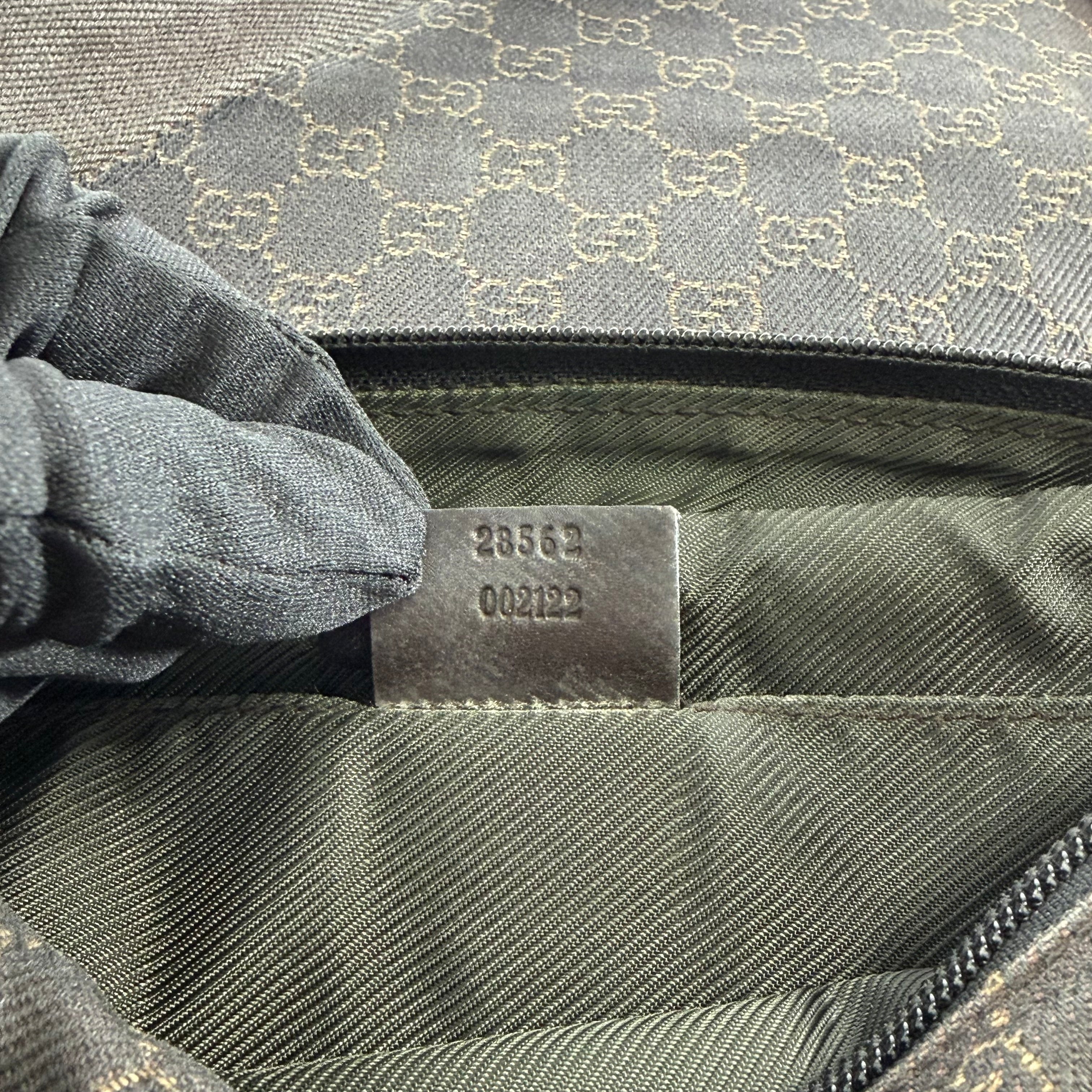 2608 secondhand GUCCI GG canvas Shoulder bag