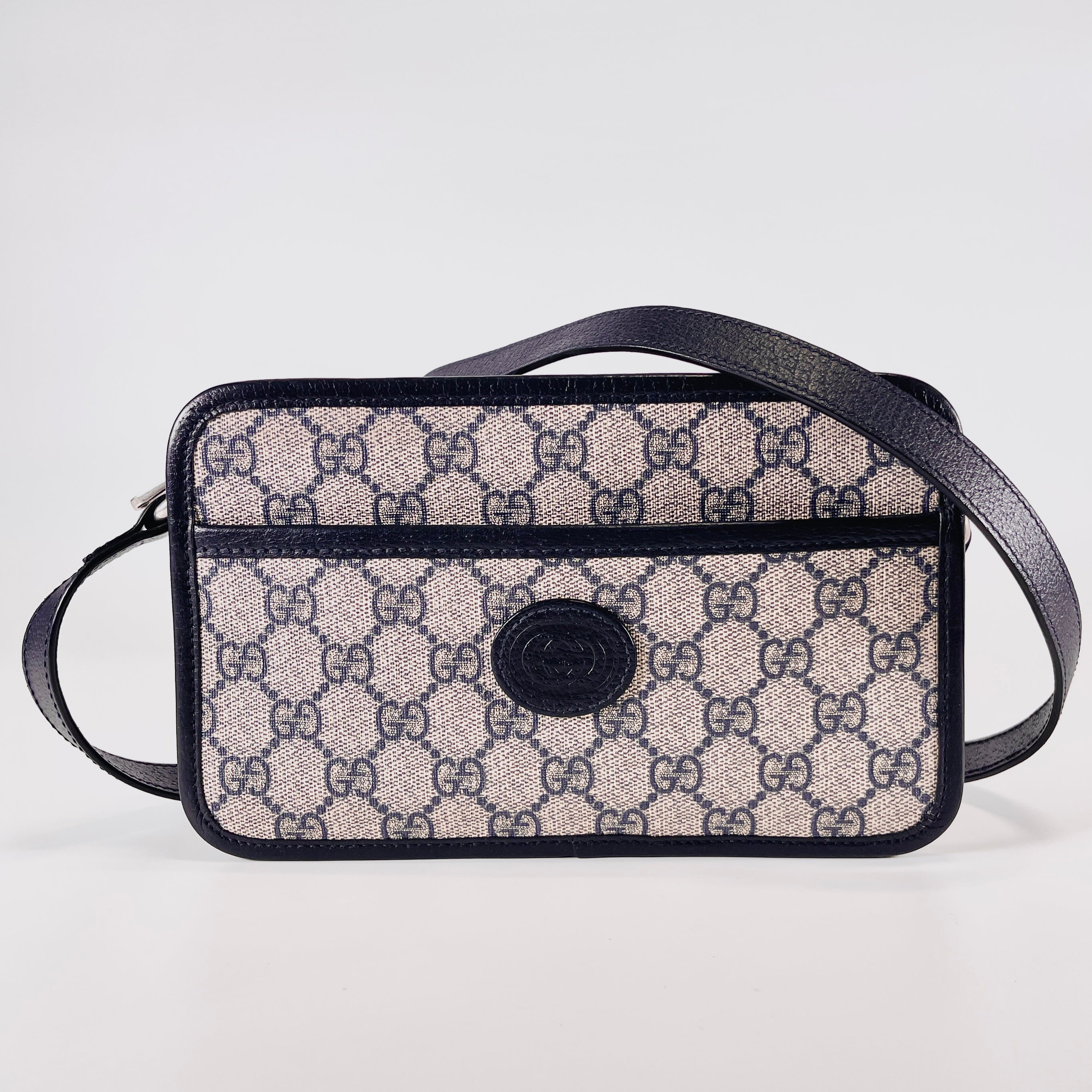 2604 secondhand GUCCI Interlocking shoulder Navy