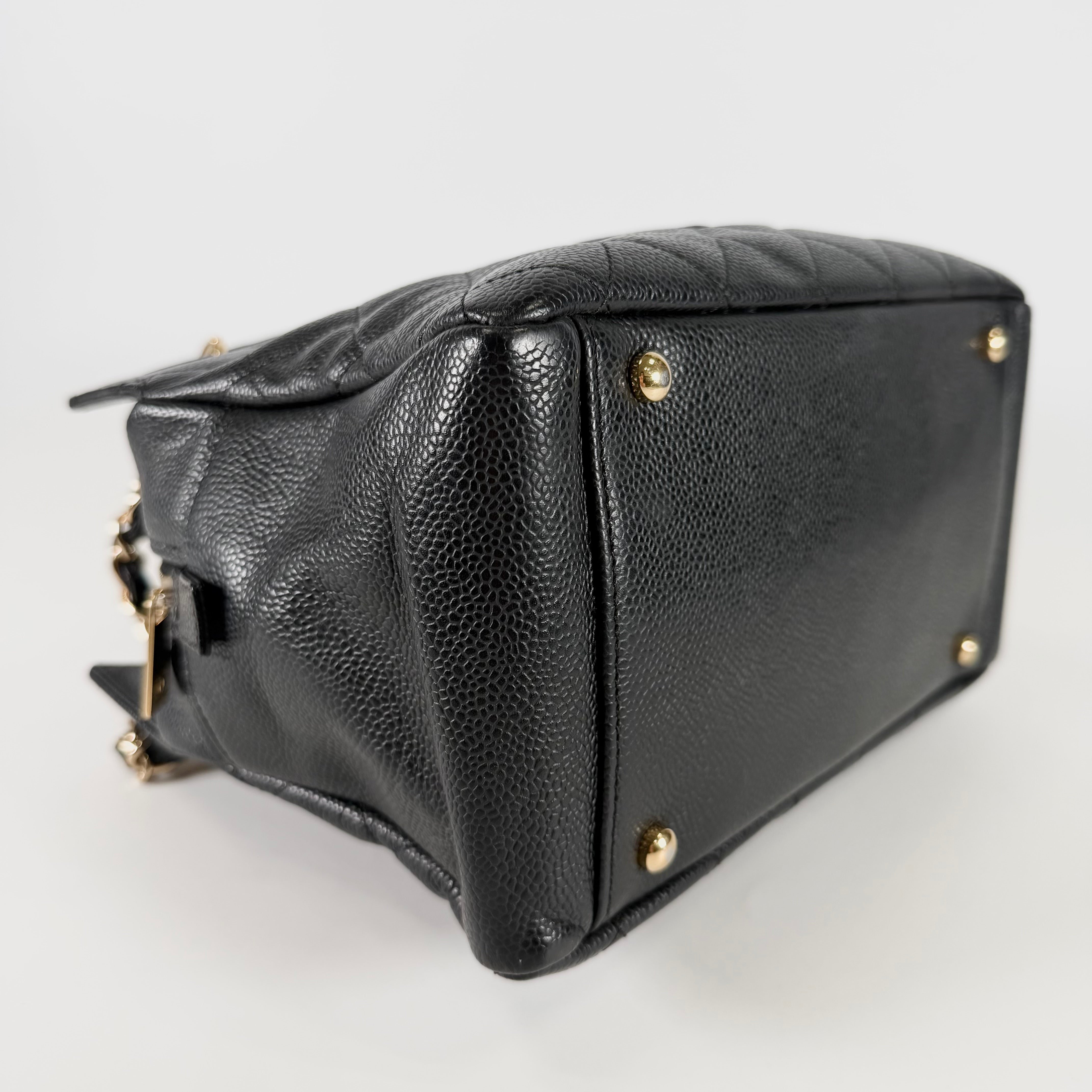 2607 secondhand CHANEL Shoulder bag / Crossbody Bag