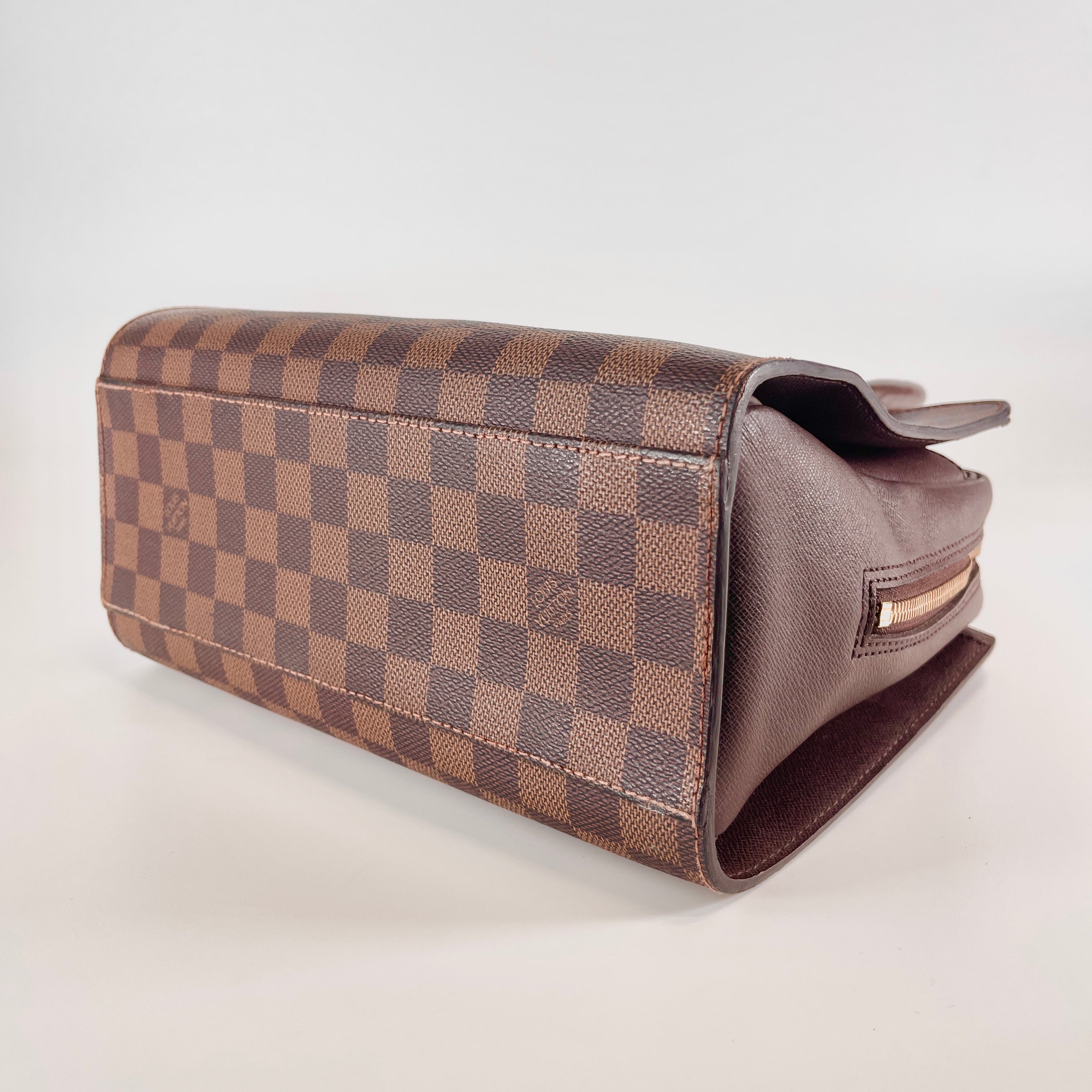 2604 secondhand LV Triana VI0075