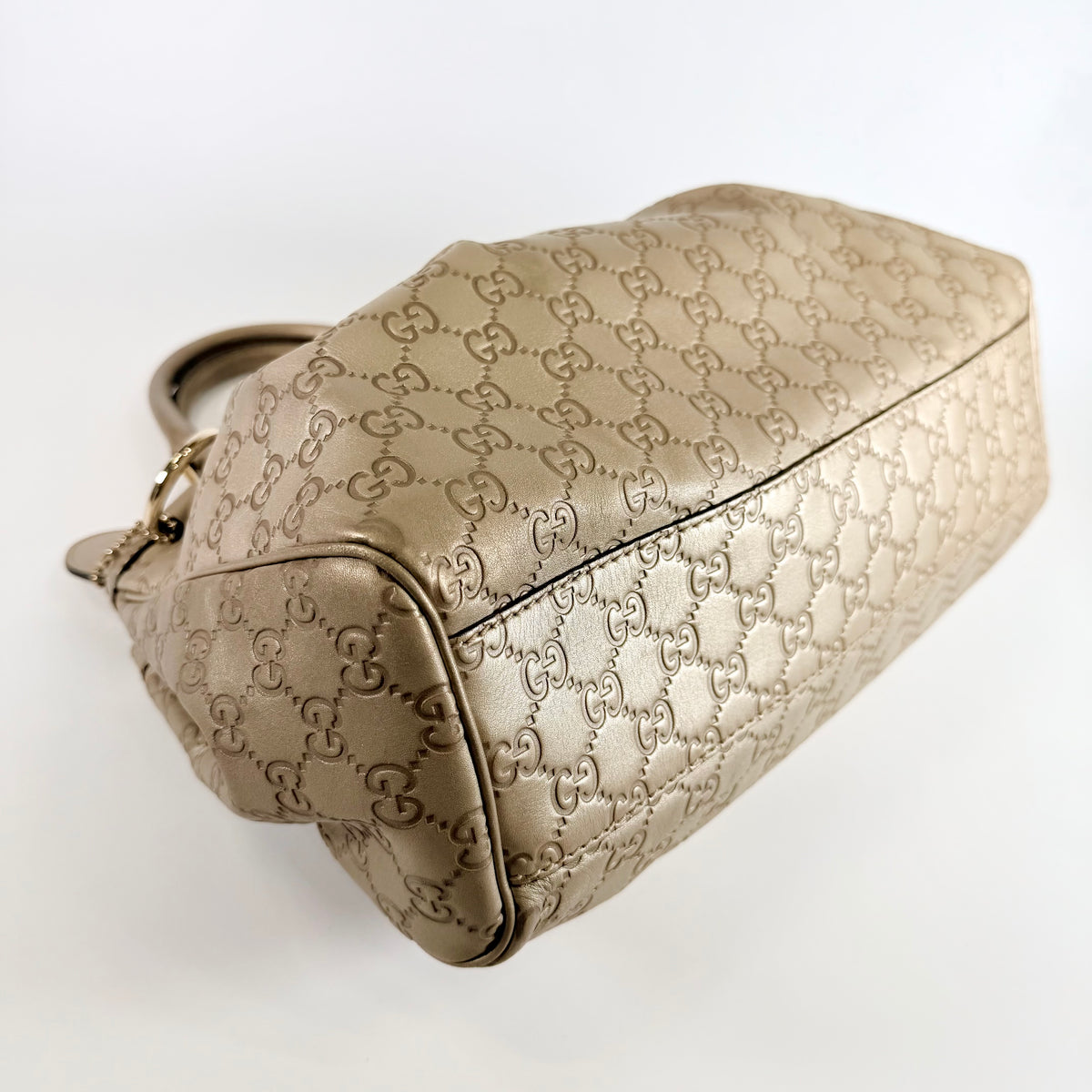 2608 secondhand GUCCI hand bag