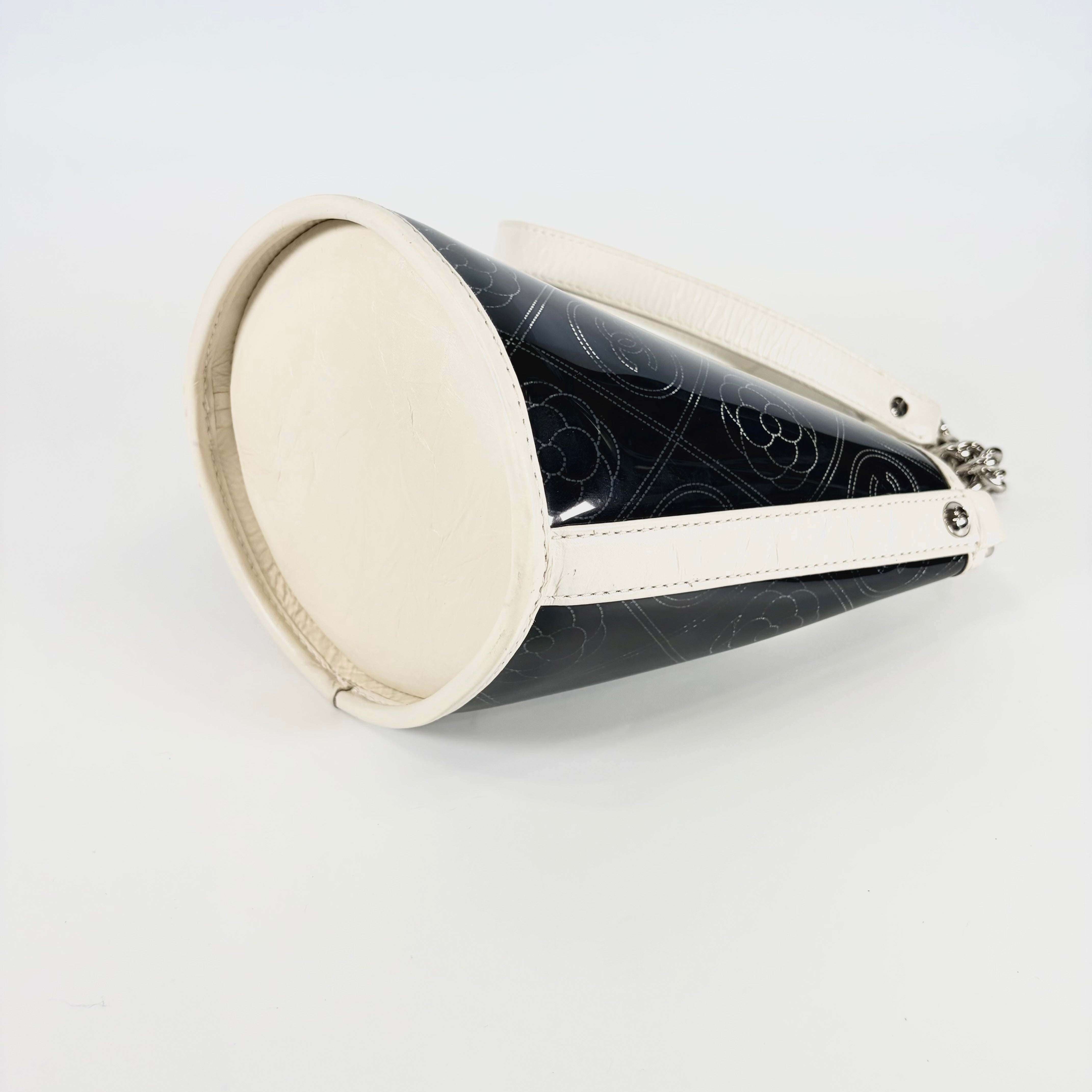 2605 secondhand CHANEL Camellia PVC Shoulder bag