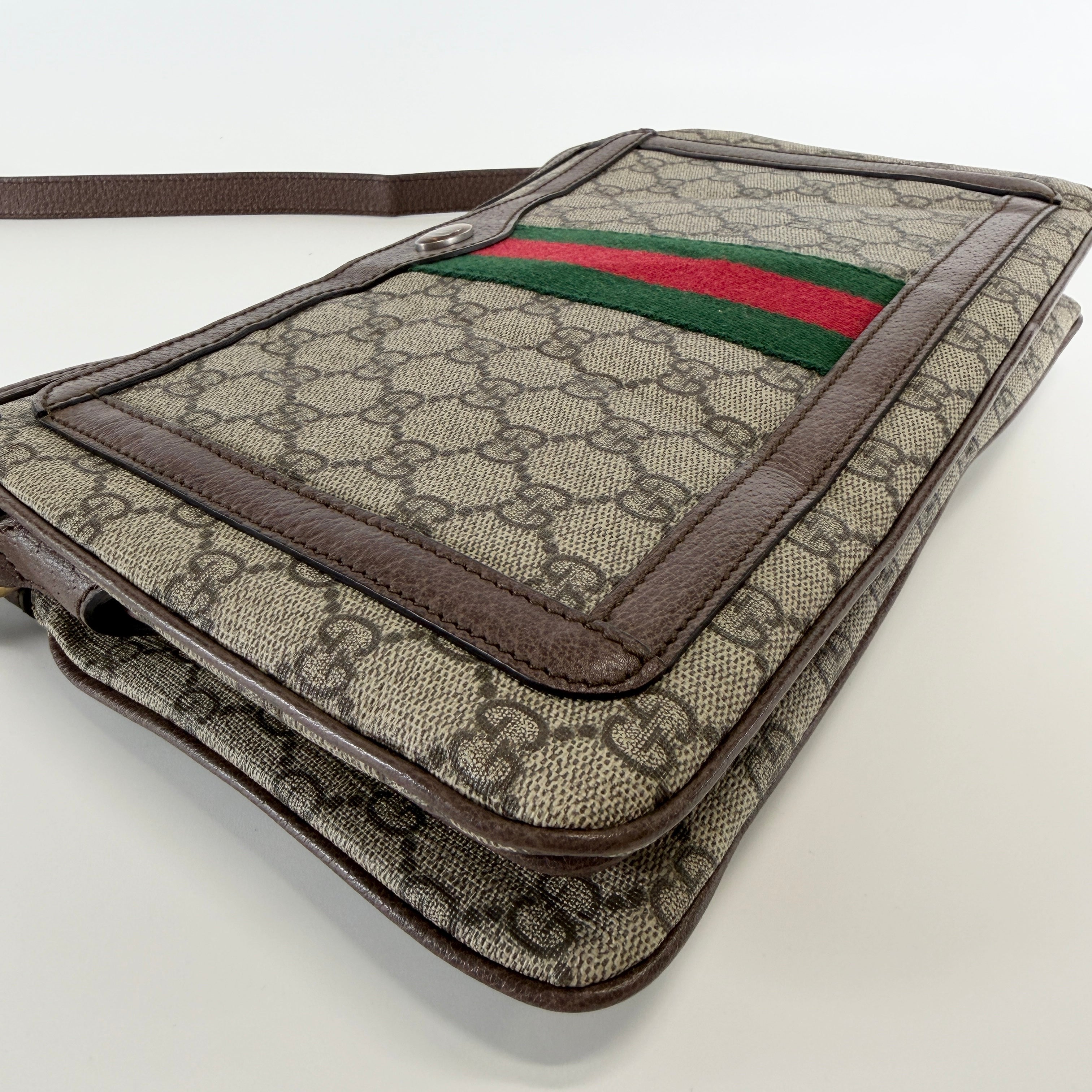 2607 secondhand GUCCI Shoulder bag / Crossbody Bag