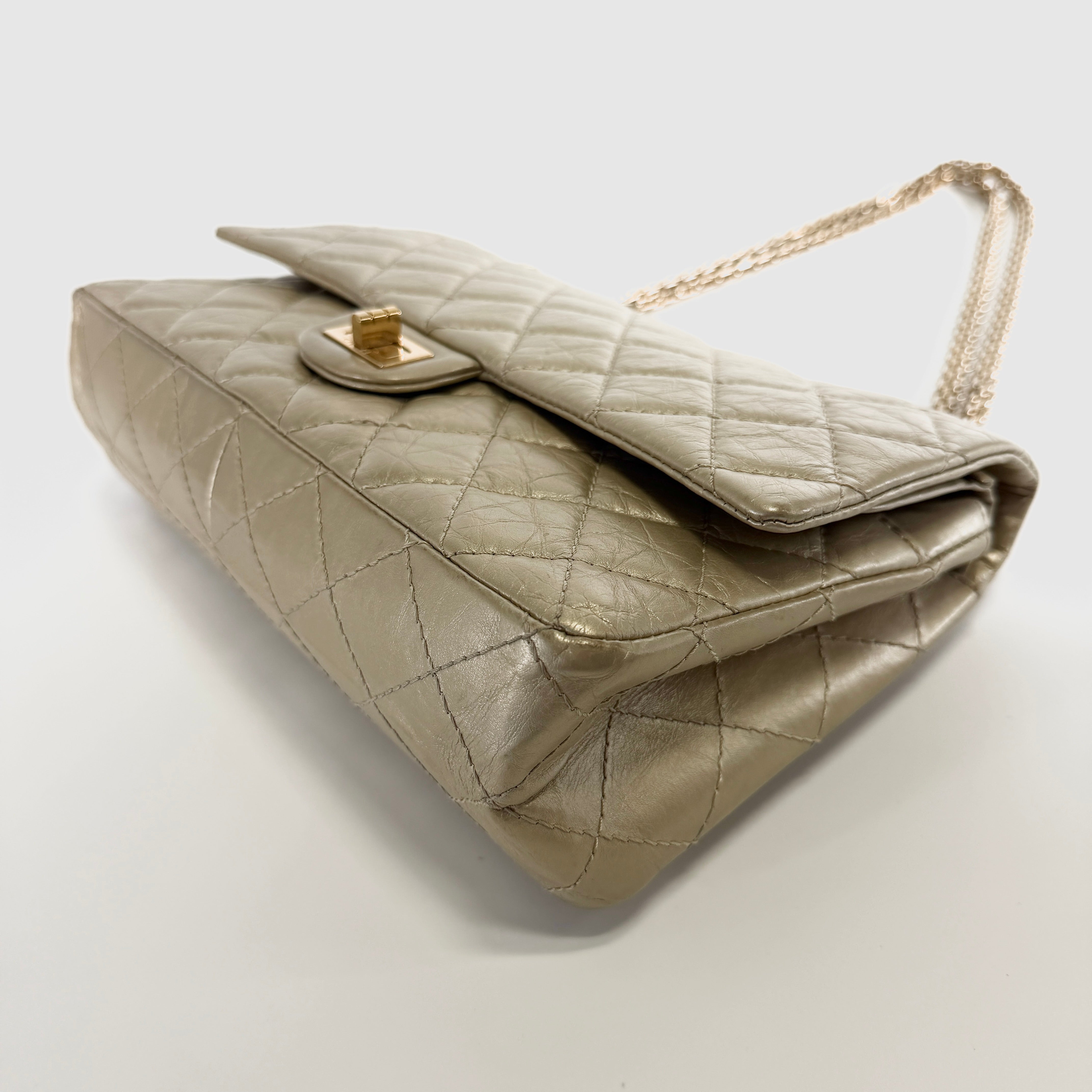 2607 secondhand CHANEL Shoulder bag Recolor