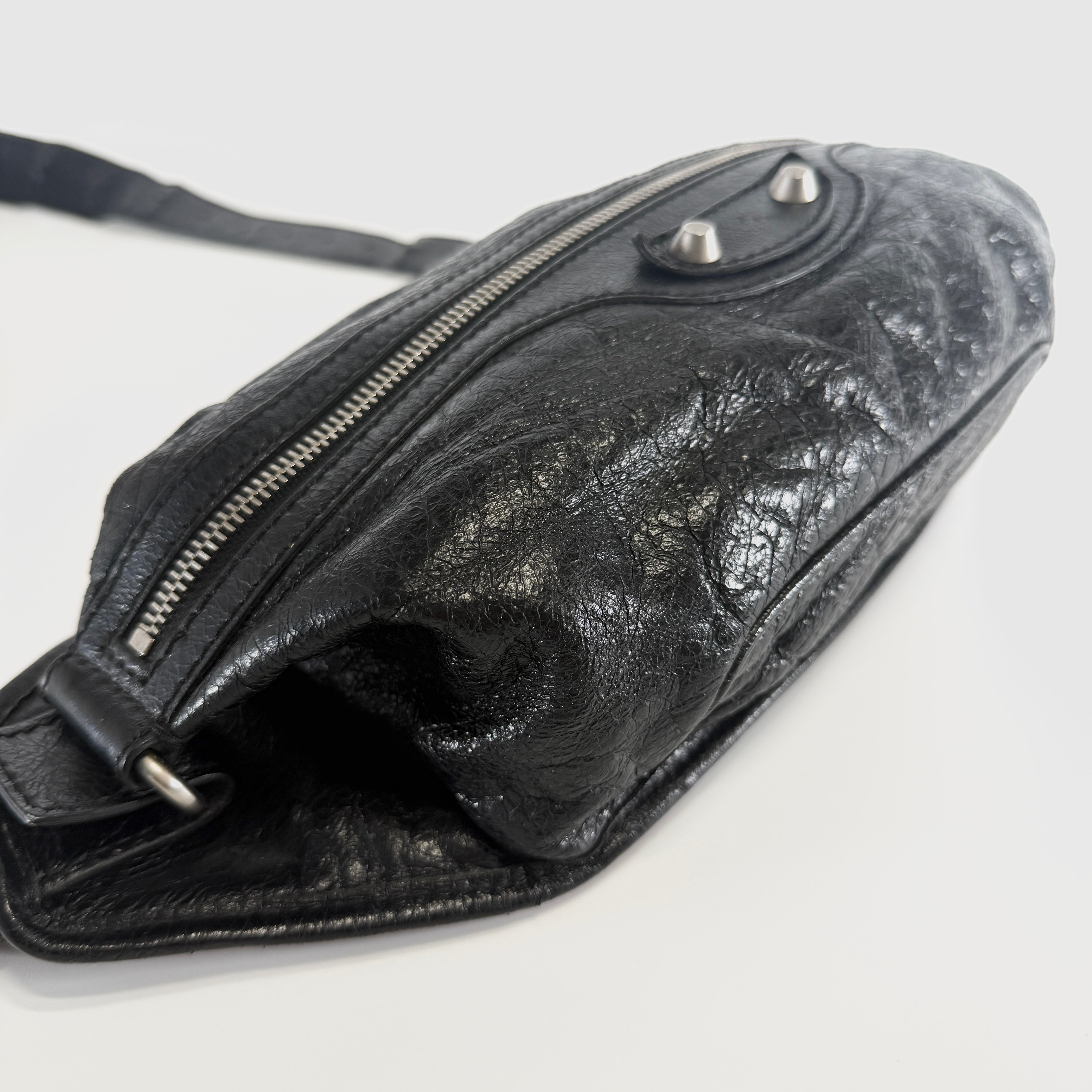 2607 secondhand BALENCIAGA Classic leather Body Bag black 542013