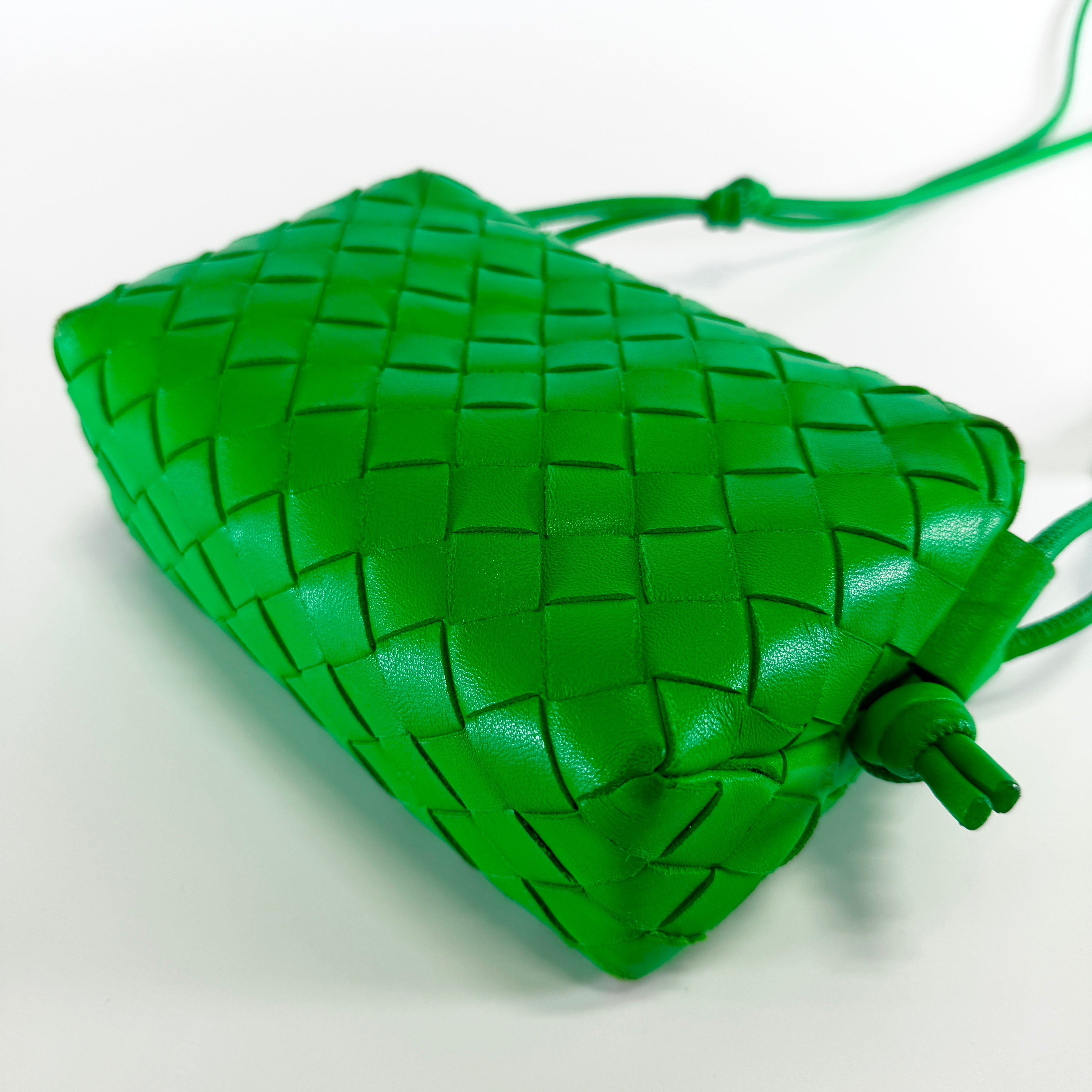 2606 secondhand BOTTEGAVENETA Intrecciato mini loop leather Shoulder bag green