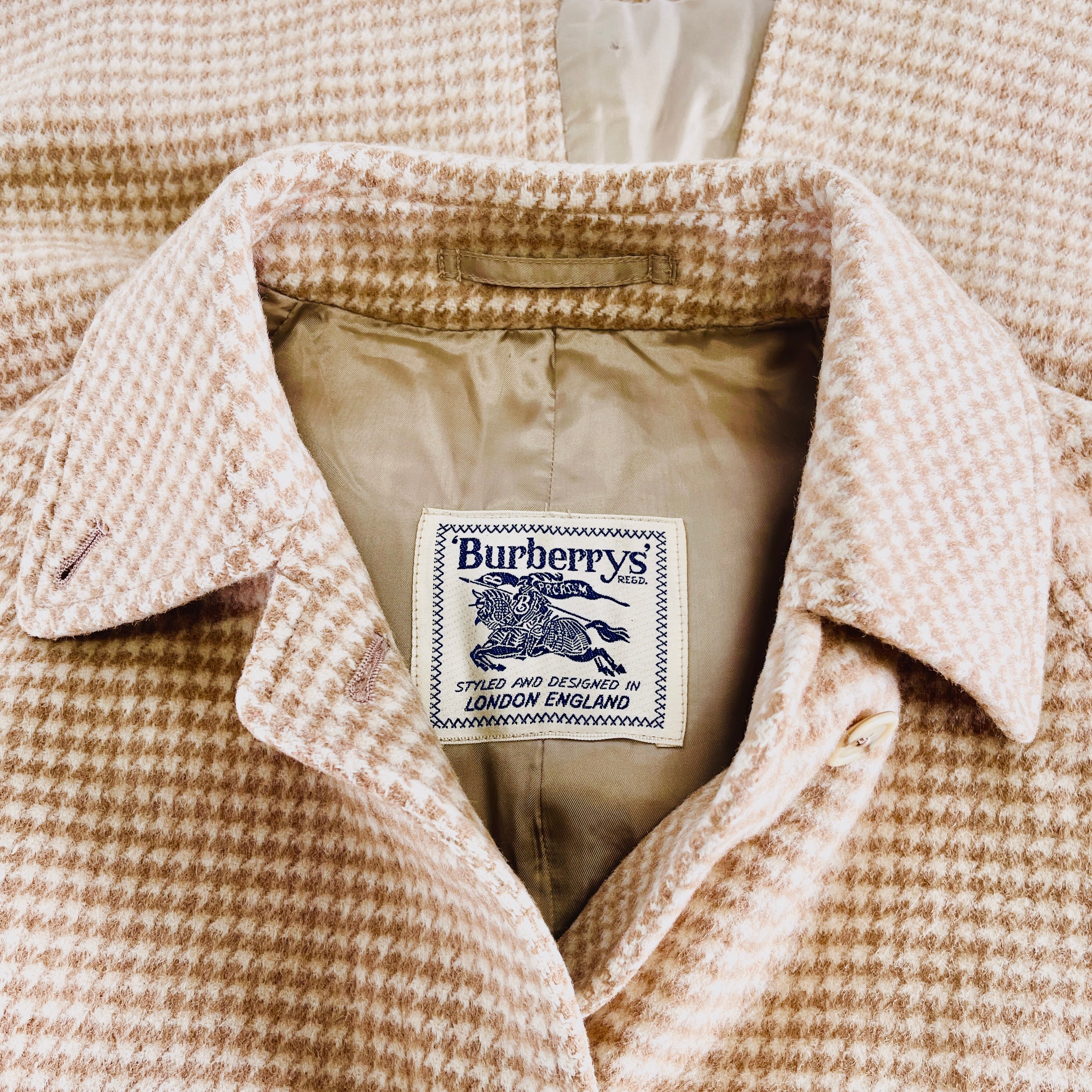 2606 secondhand BURBERRY coat