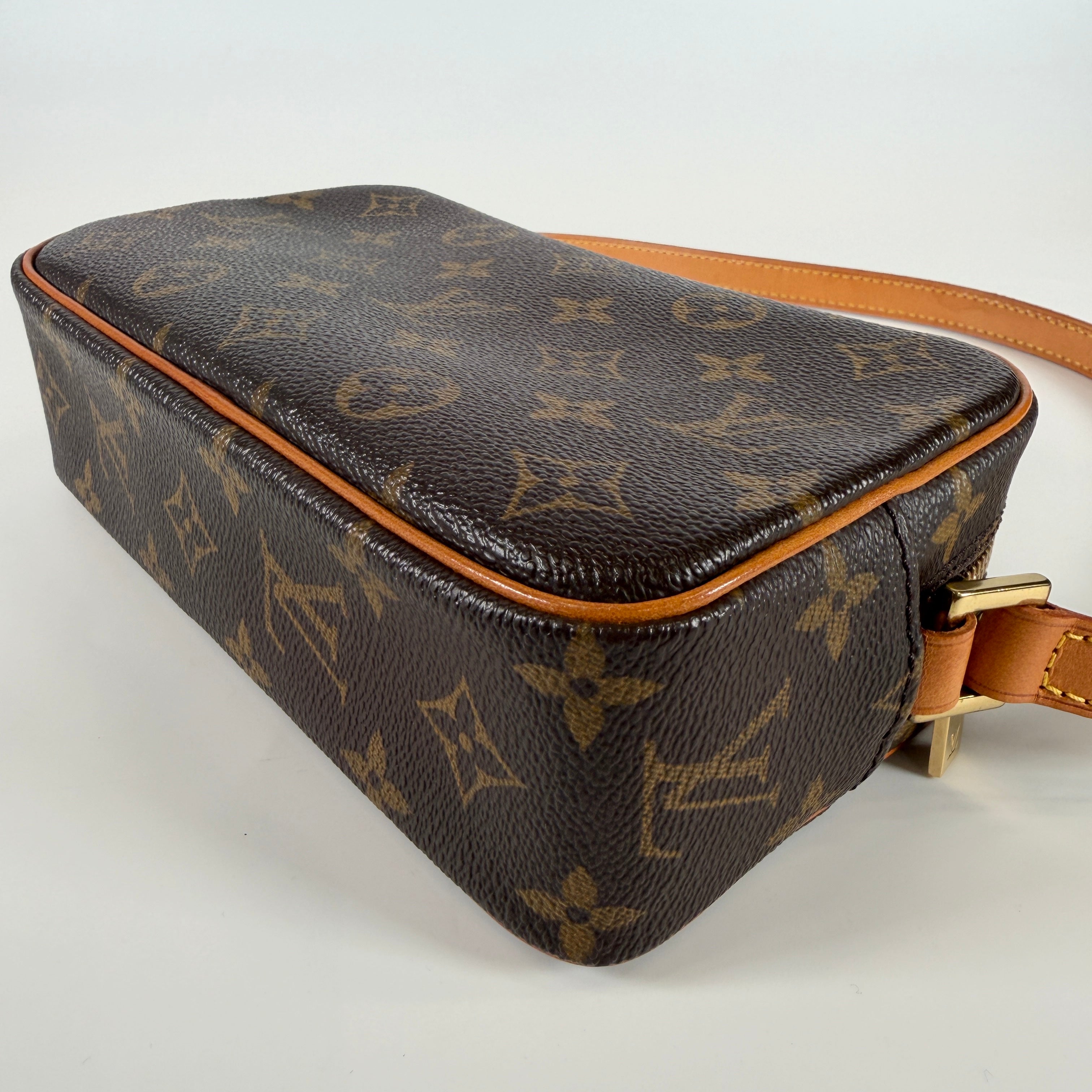 2606 secondhand LV Monogram Pochette shite