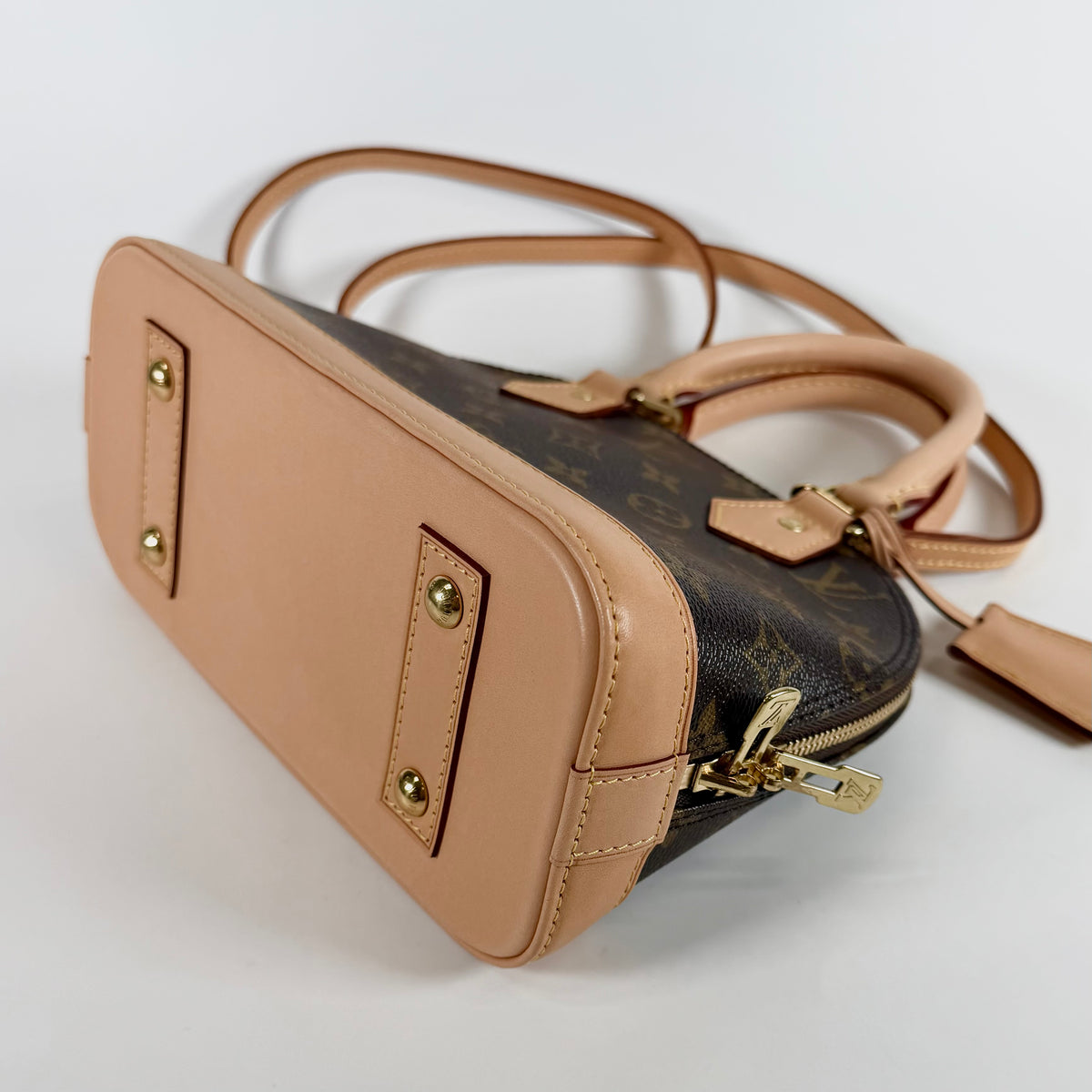 2605 secondhand LV Alma BB shoulder strap Clochette AA2144