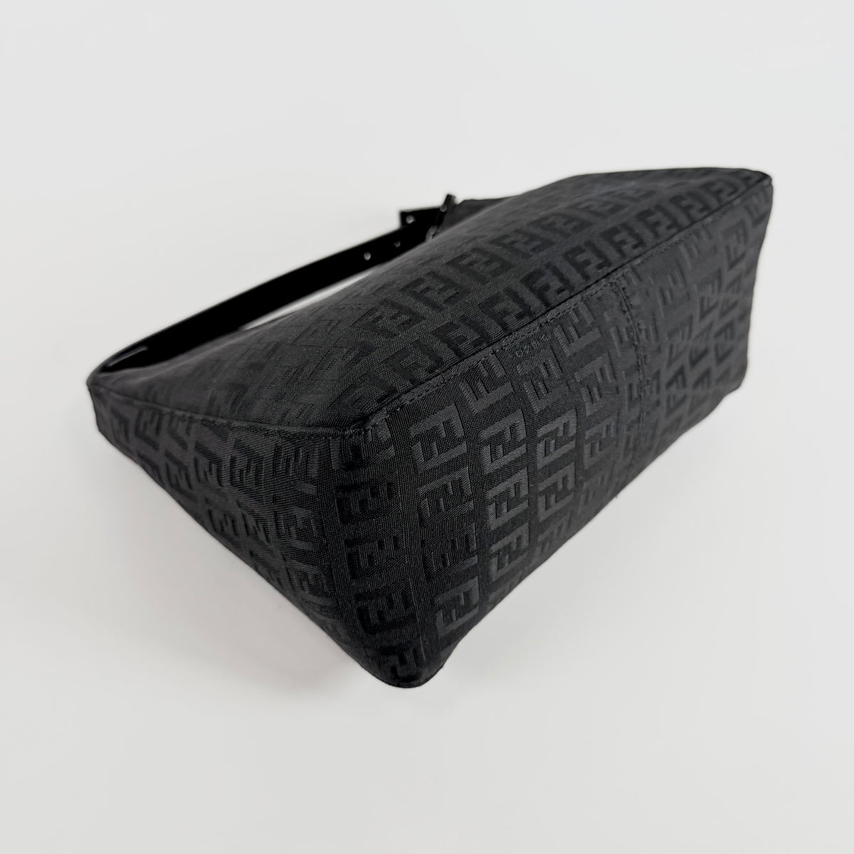 2608 secondhand FENDI Zucchino hand bag