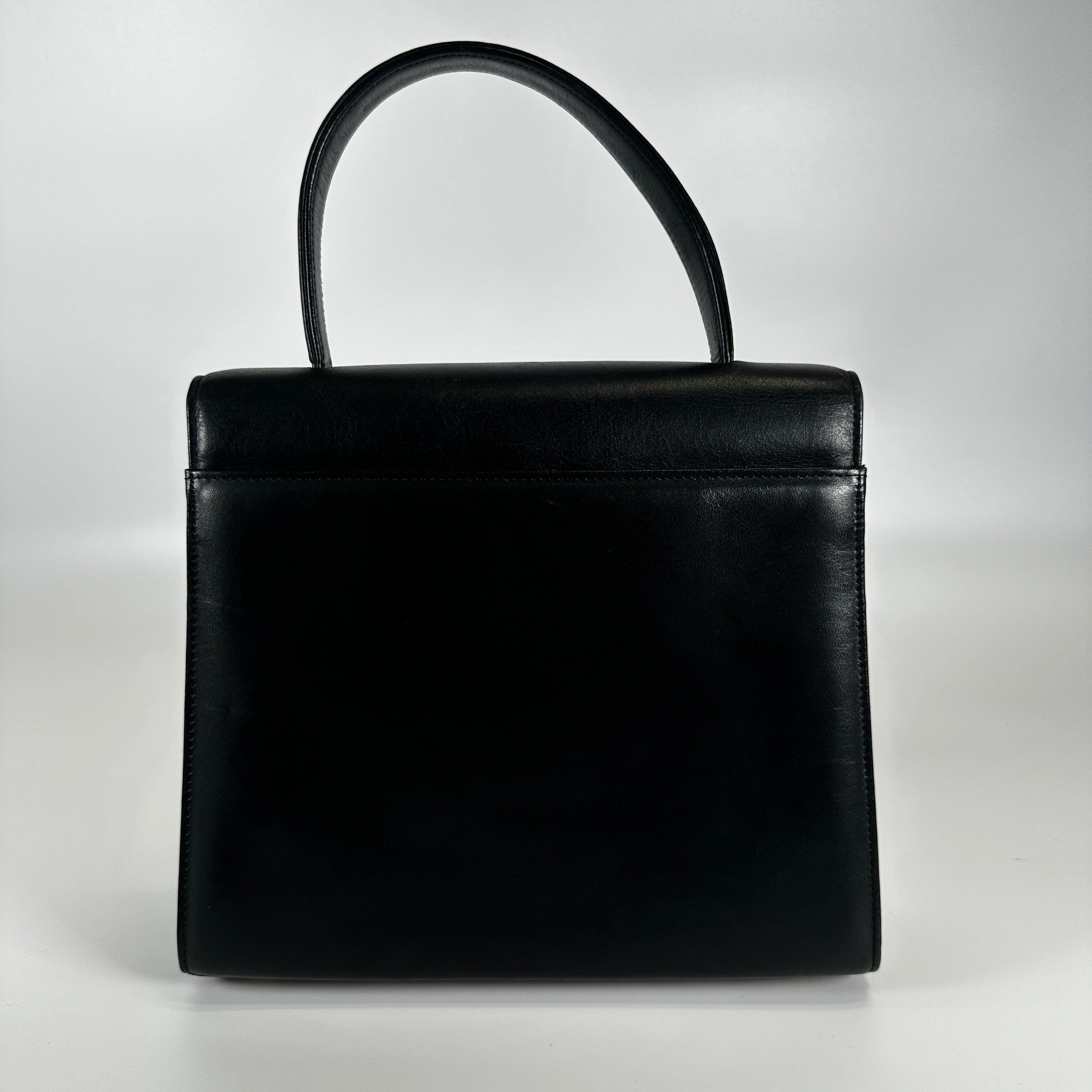 2605 secondhand GIVENCHY van hand bag