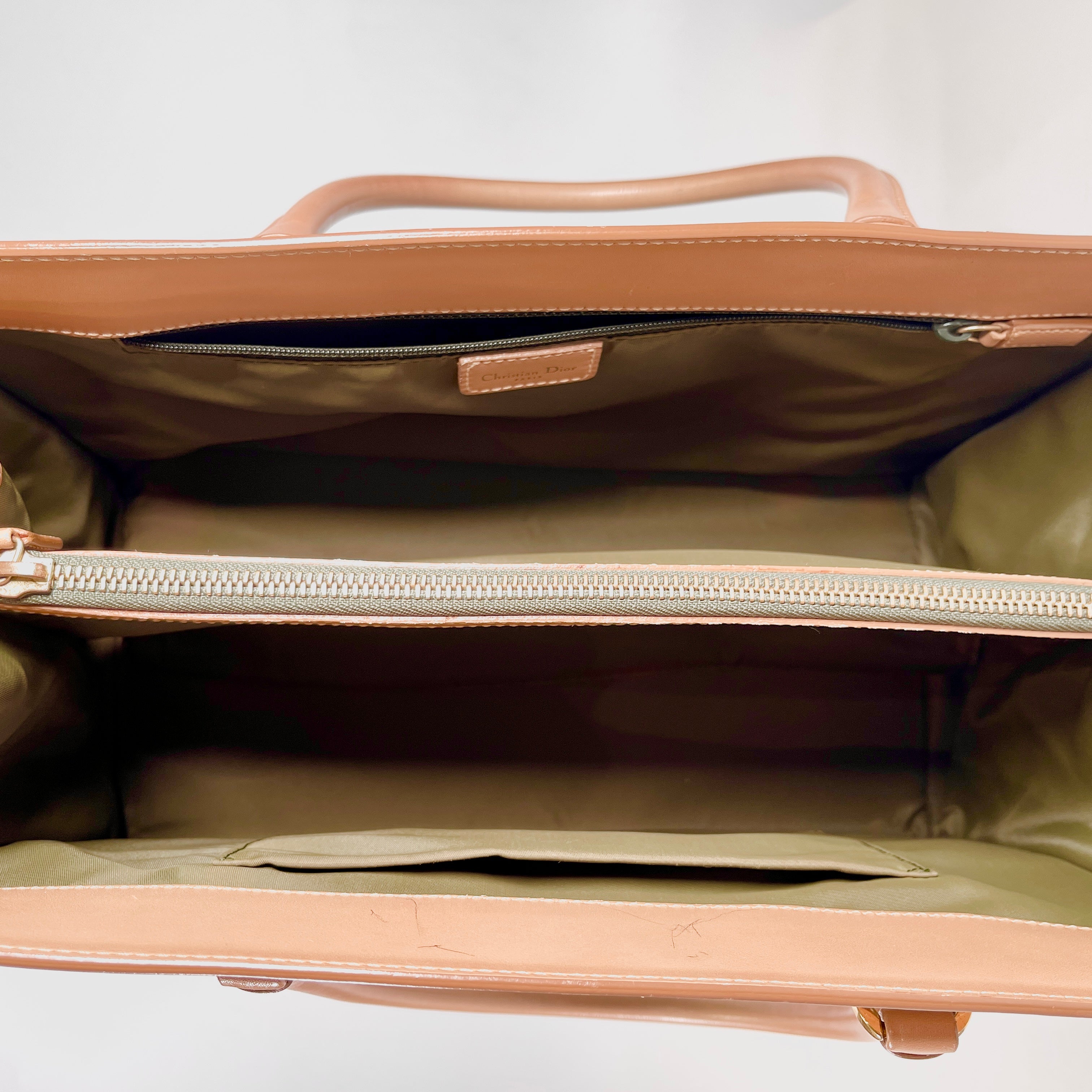 2605 secondhand CD Trotter hand bag