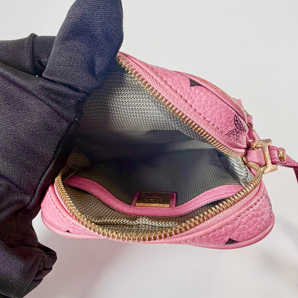 2607 secondhand MCM shoulder bag