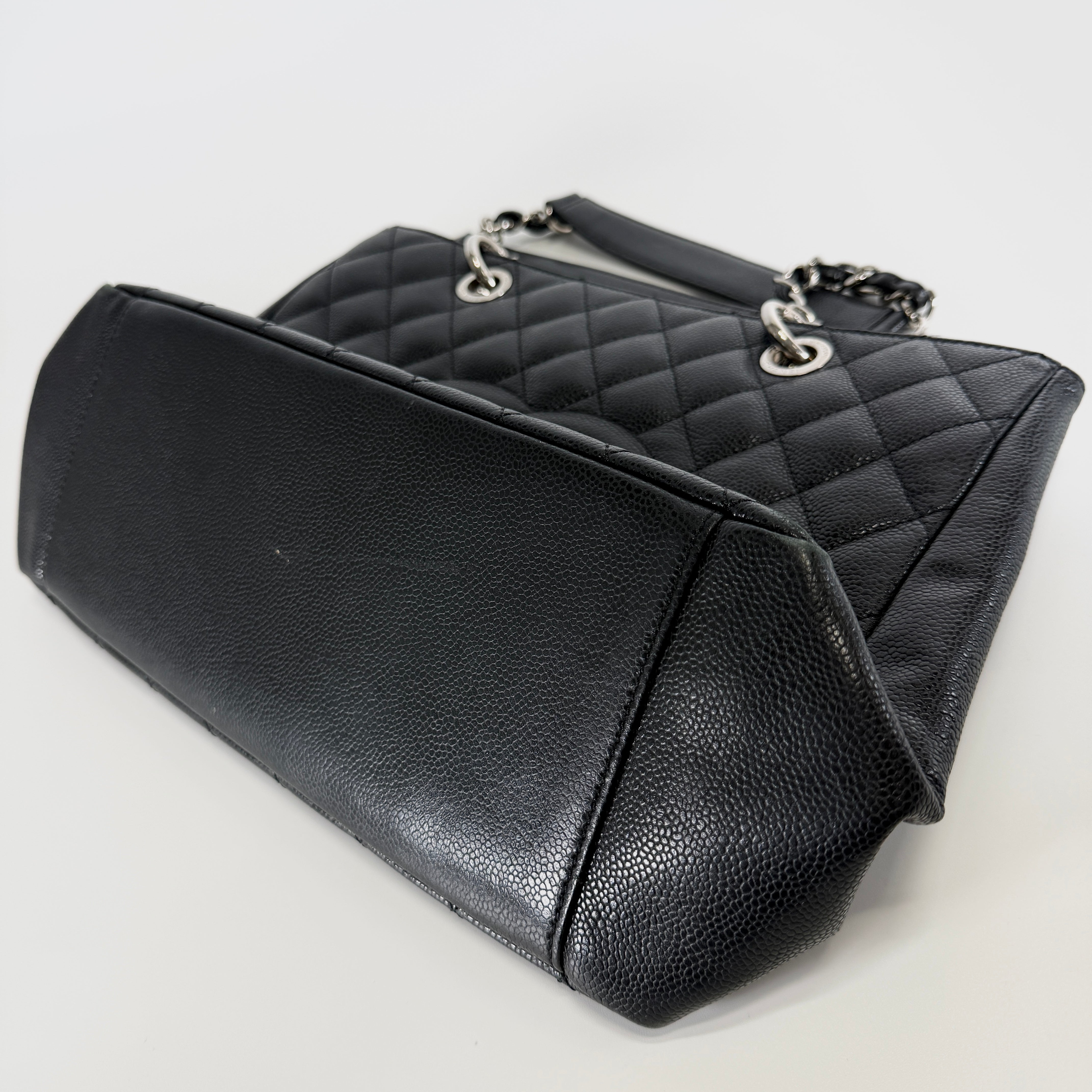 2607 secondhand CHANEL A50995 Tote Bag Recolor