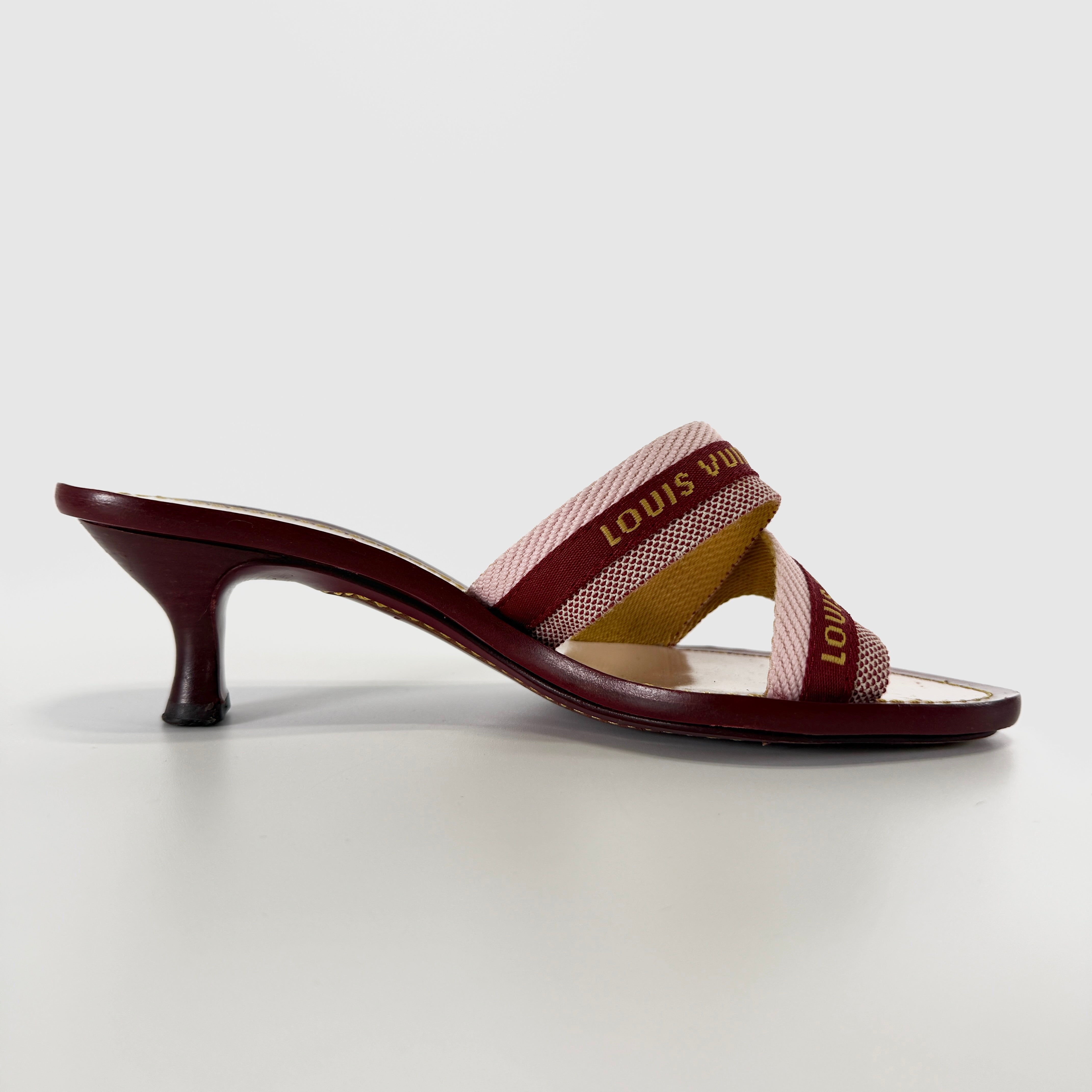 2607 secondhand LV High heels / pumps 35