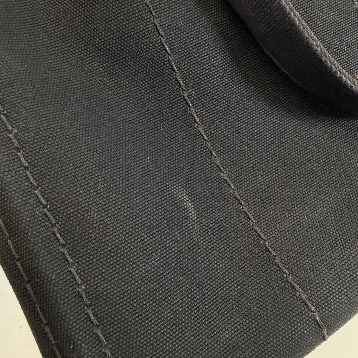 Used Handbag Canapa