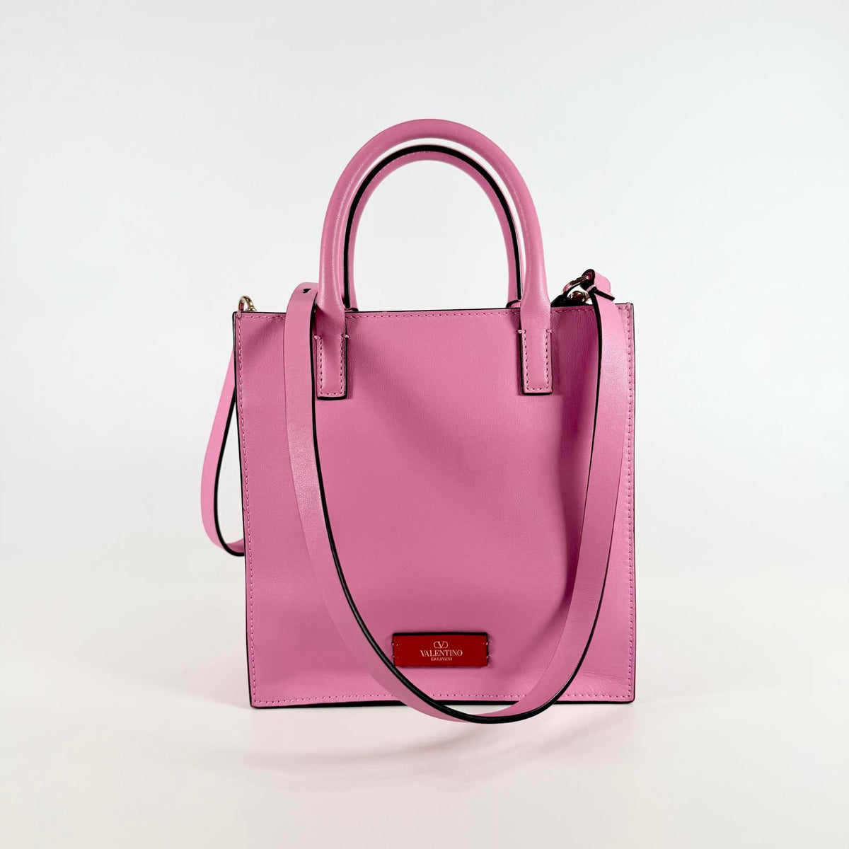 Used Handbag V Logo Walk Small