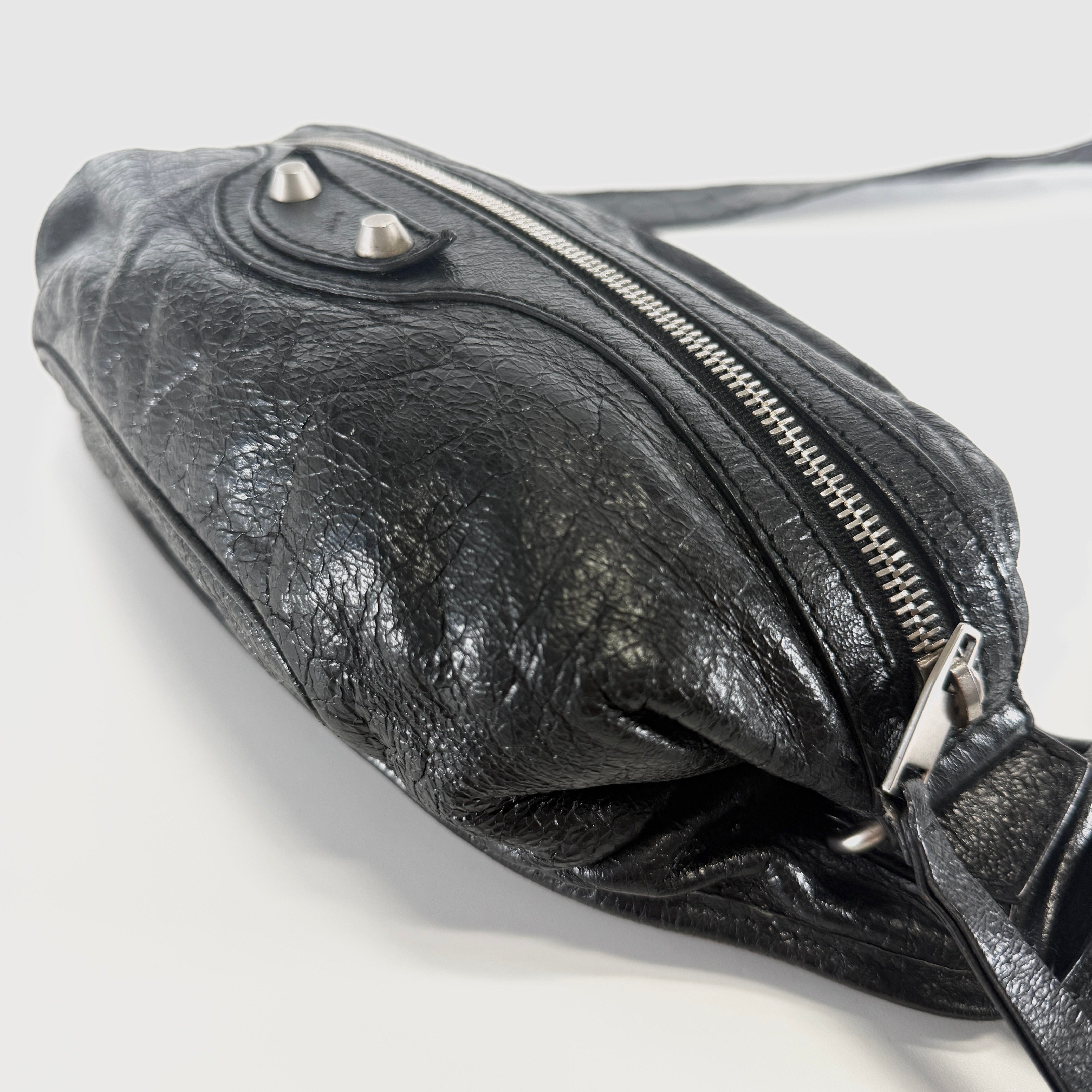2607 secondhand BALENCIAGA Classic leather Body Bag black 542013