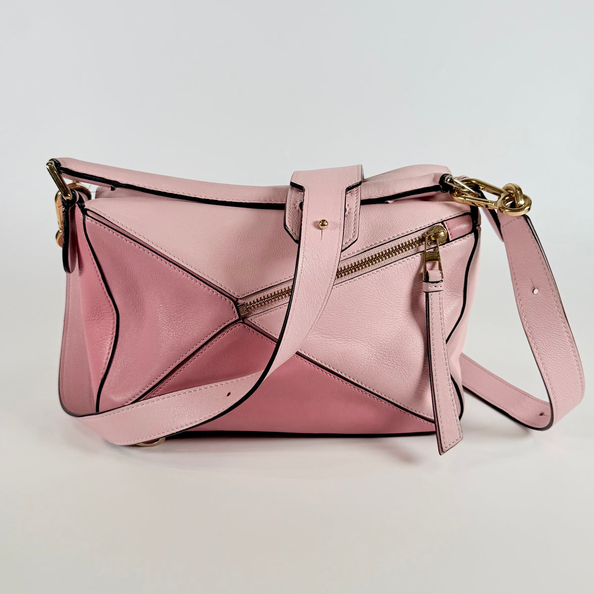 2605 secondhand LOEWE Puzzle Bag Pink Leather