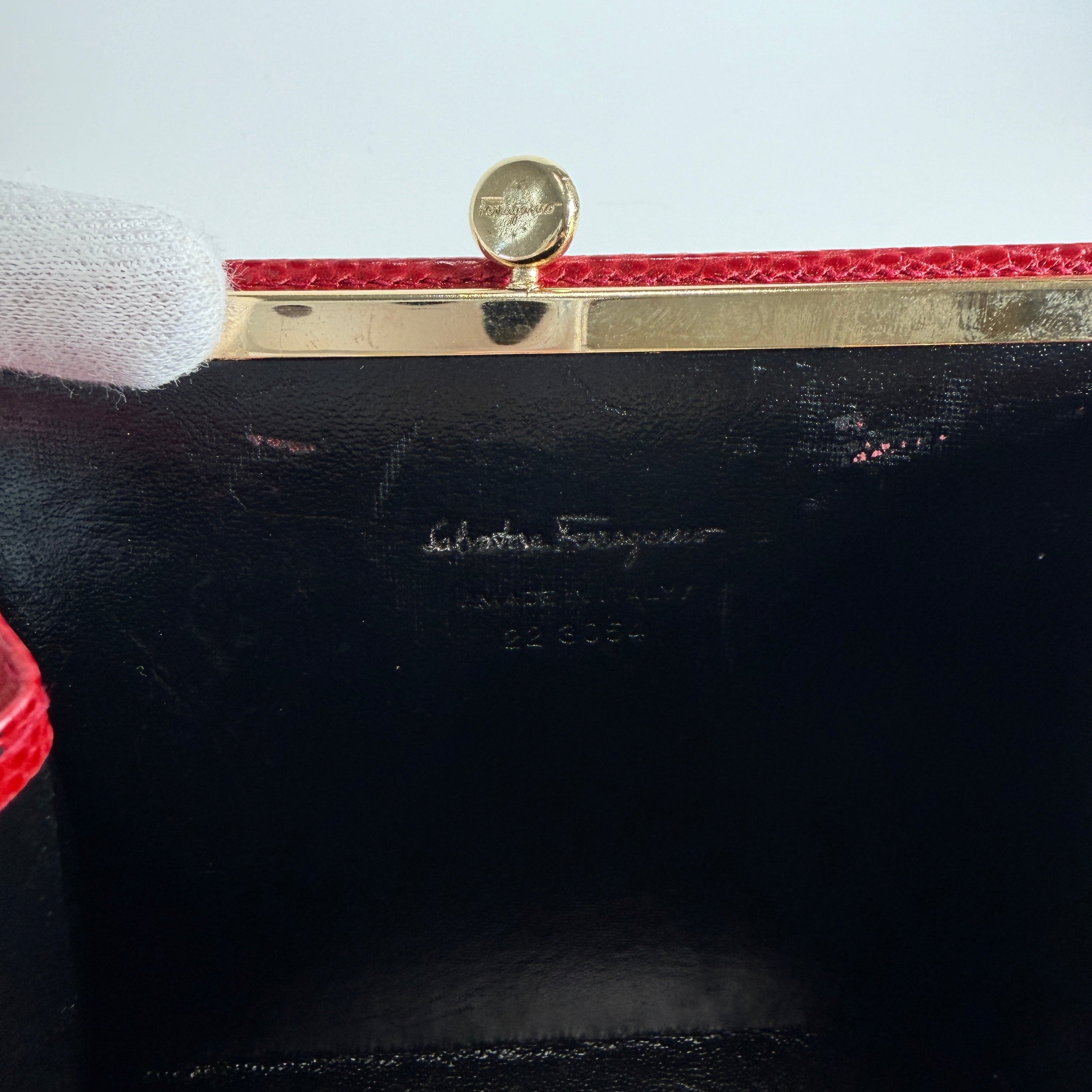 2606 secondhand Ferragamo Vara Ribbon Chain Shoulder Bag