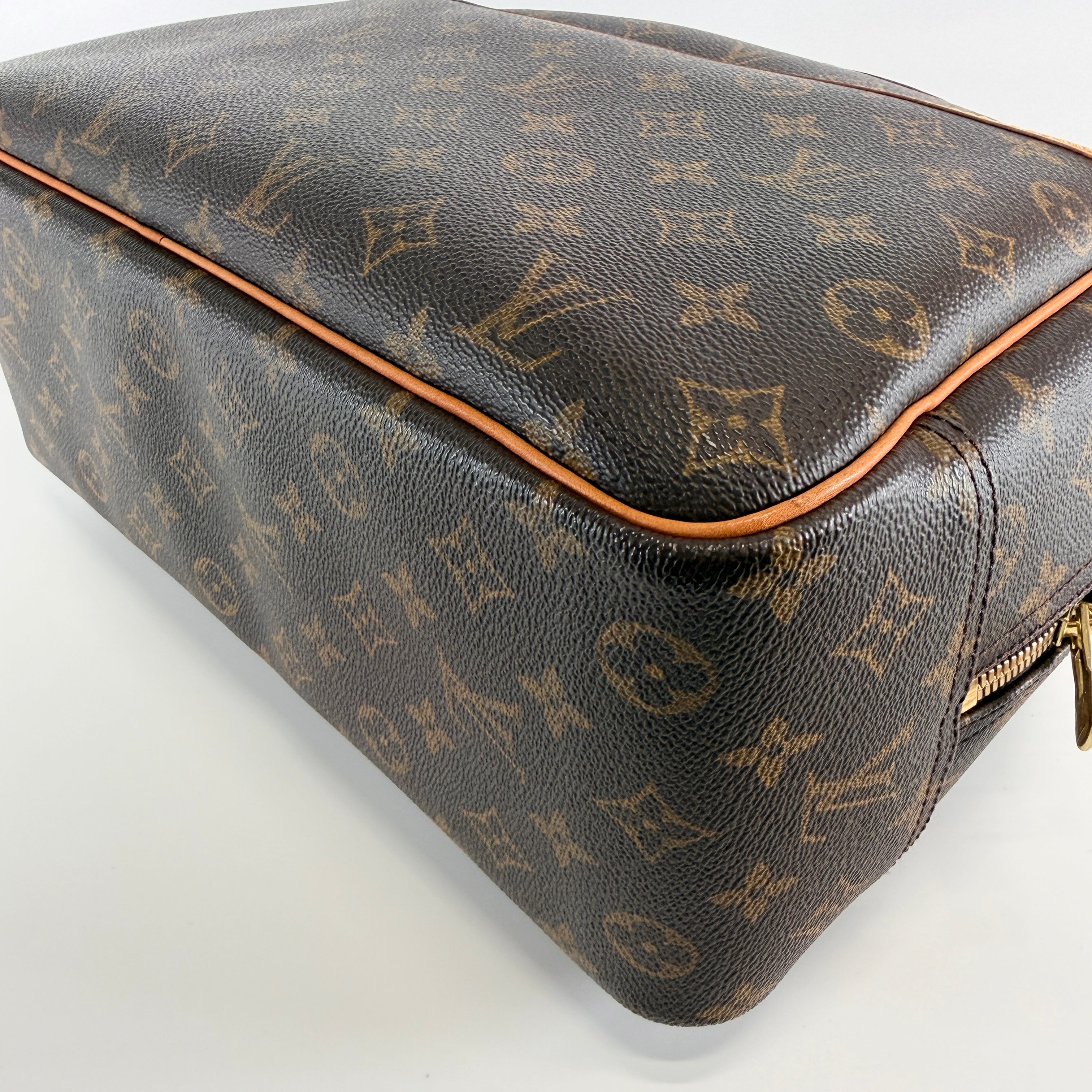 2606 secondhand LV bag / Deauville Monogram leather