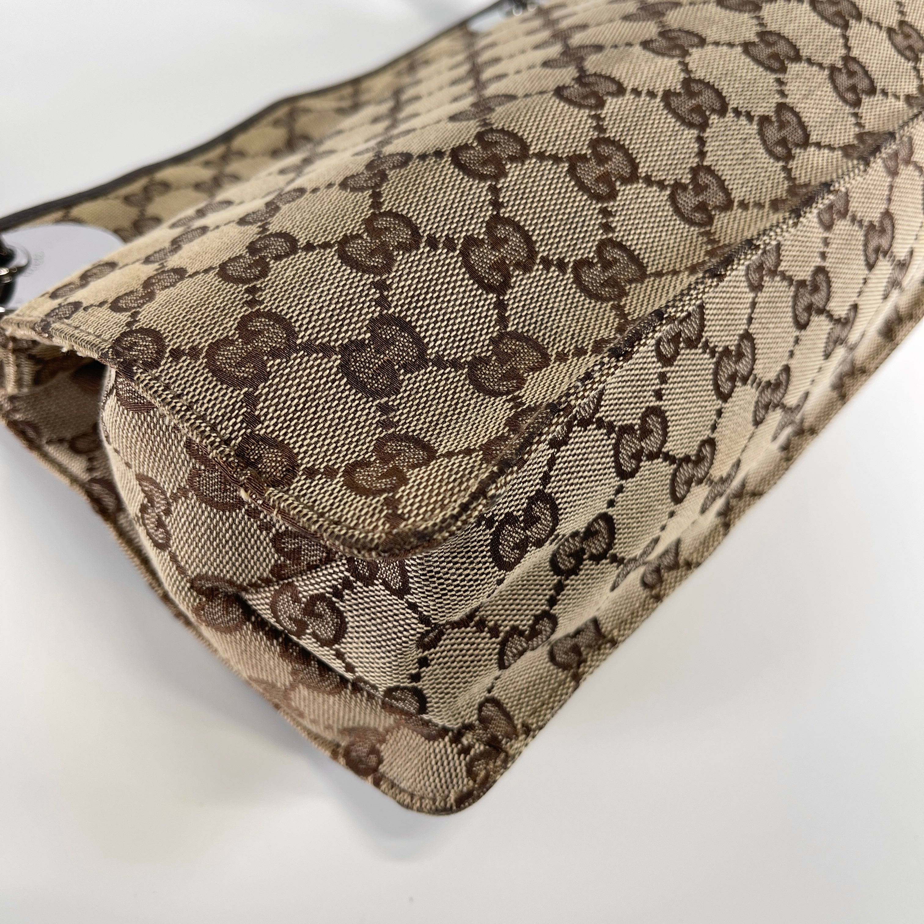 2605 secondhand GUCCI GG canvas Eclipse Shoulder bag
