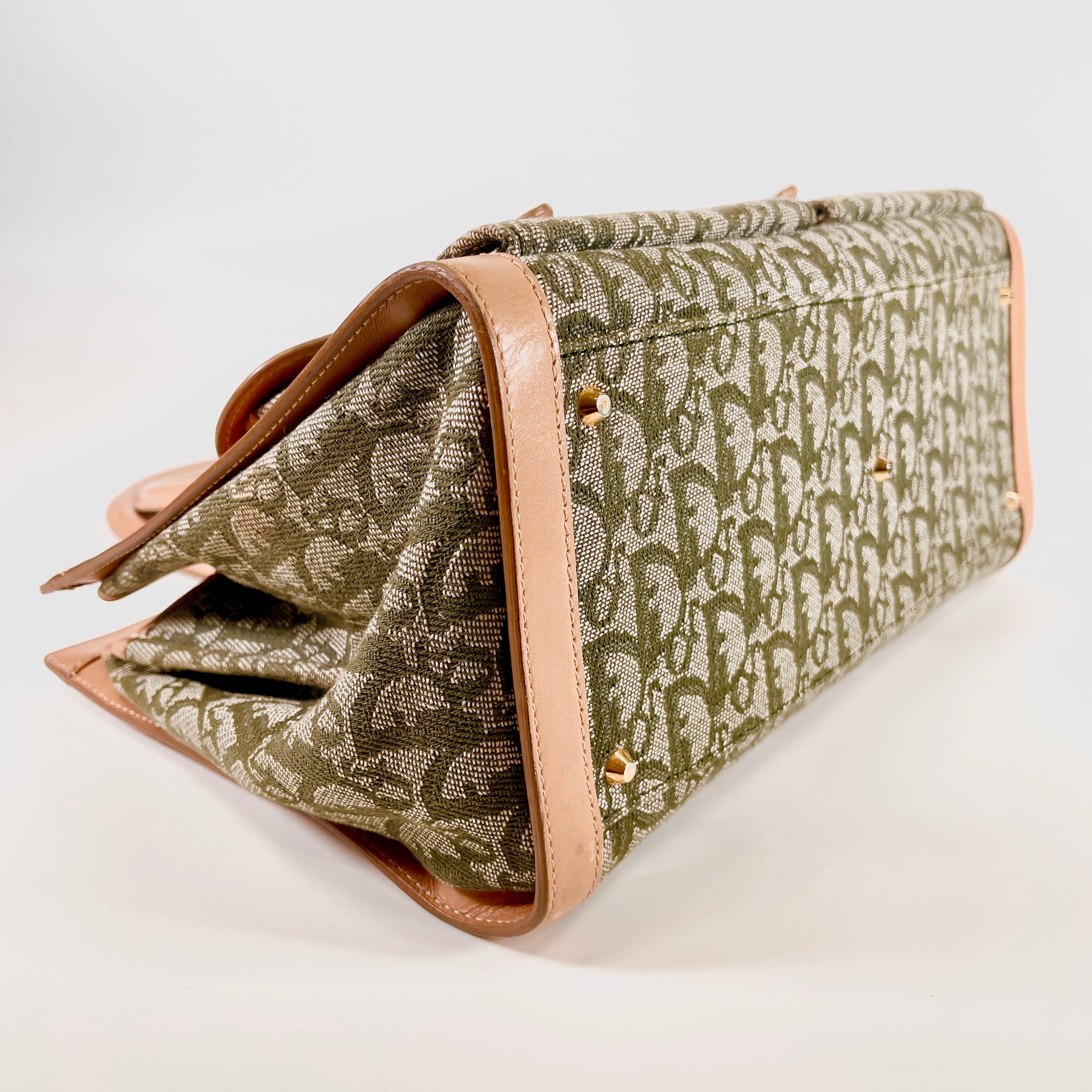 2605 secondhand CD Trotter hand bag