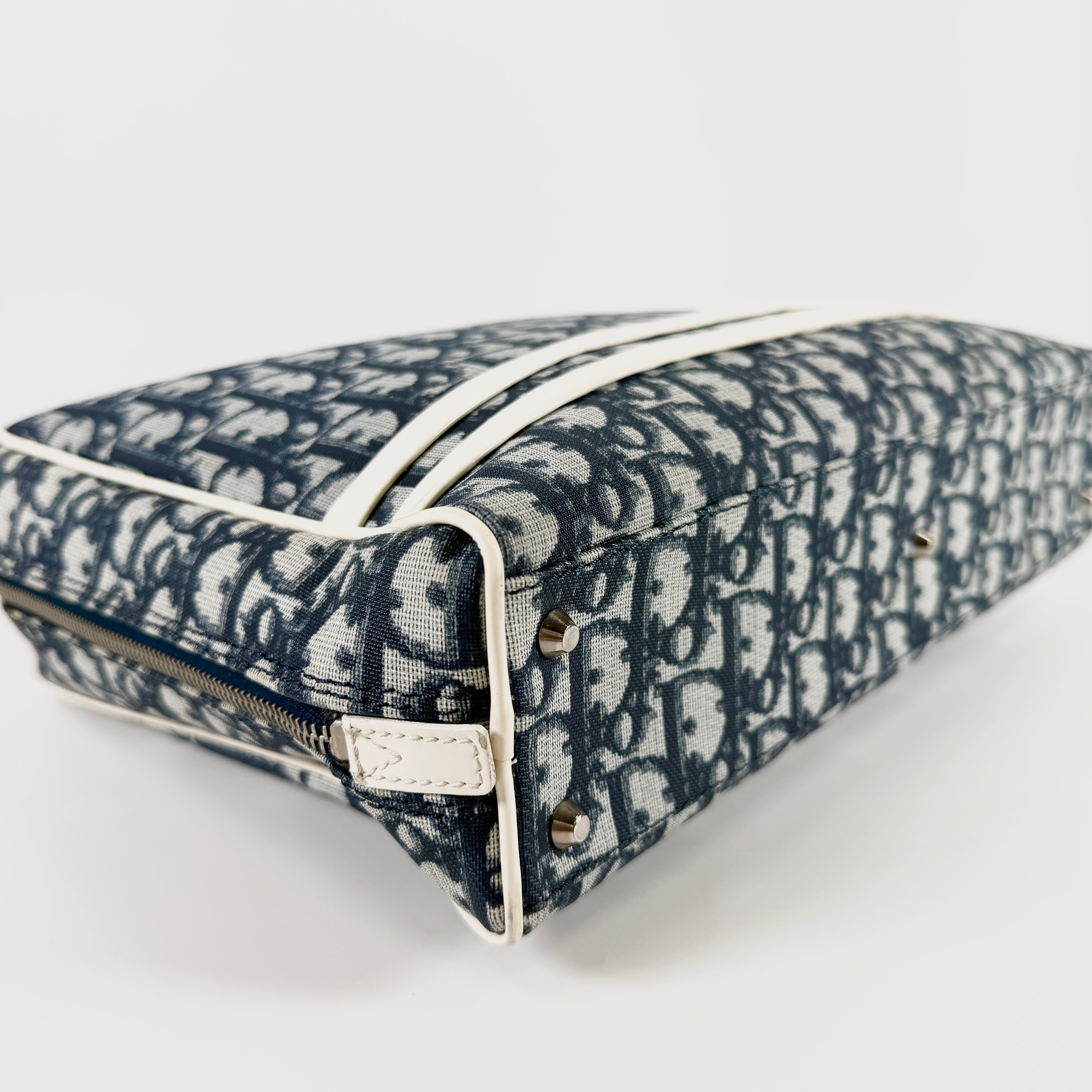 2605 secondhand CD Trotter hand bag