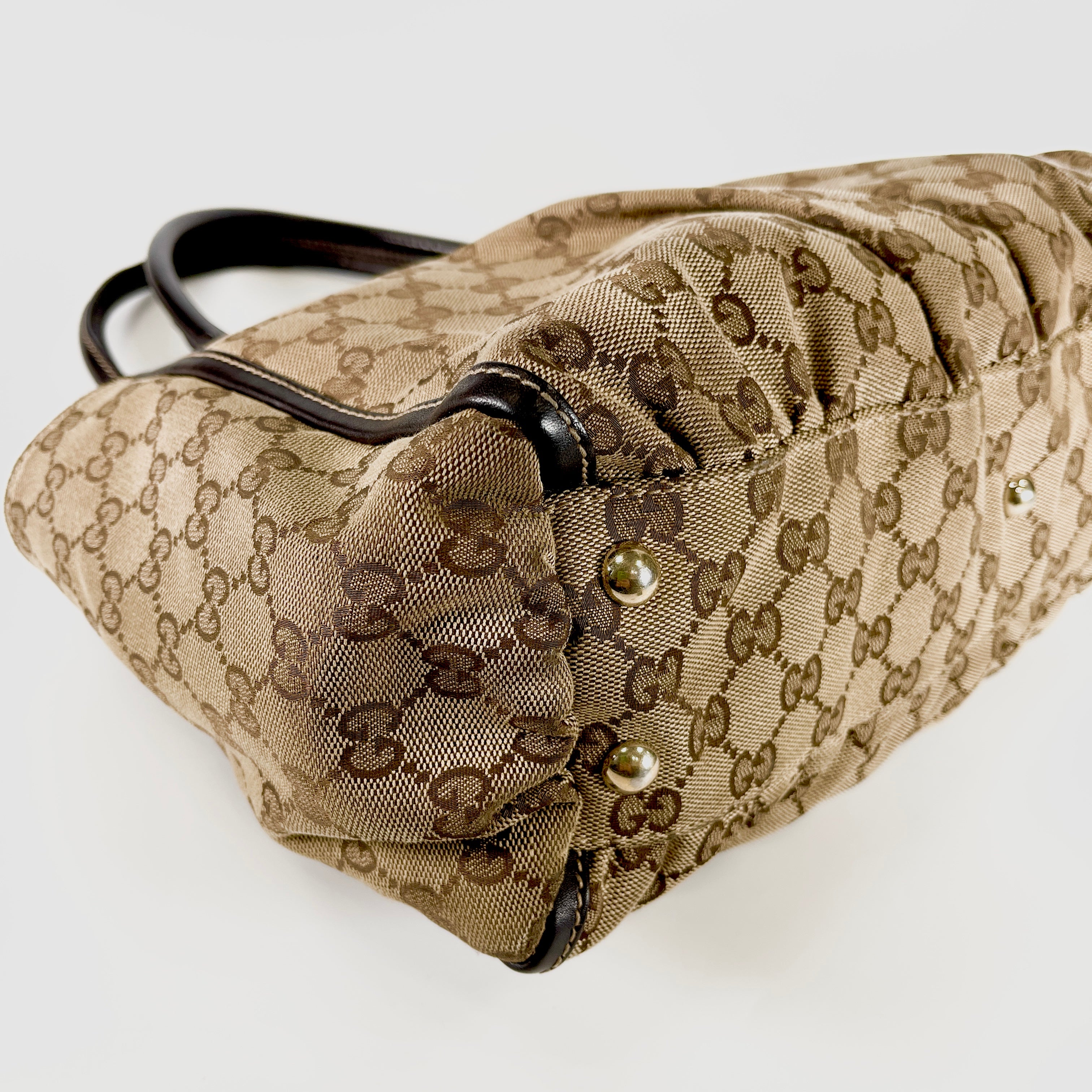 2605 secondhand GUCCI canvas Abby Shoulder bag