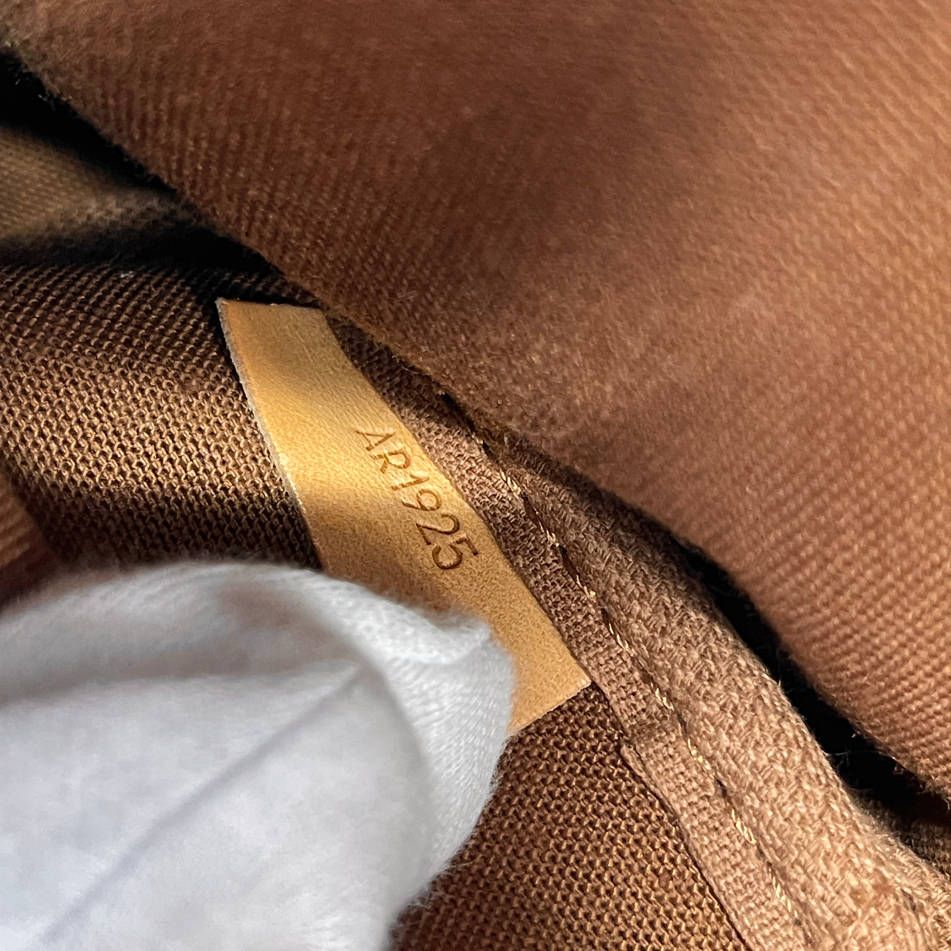 2605 secondhand LV Monogram Saumur 30